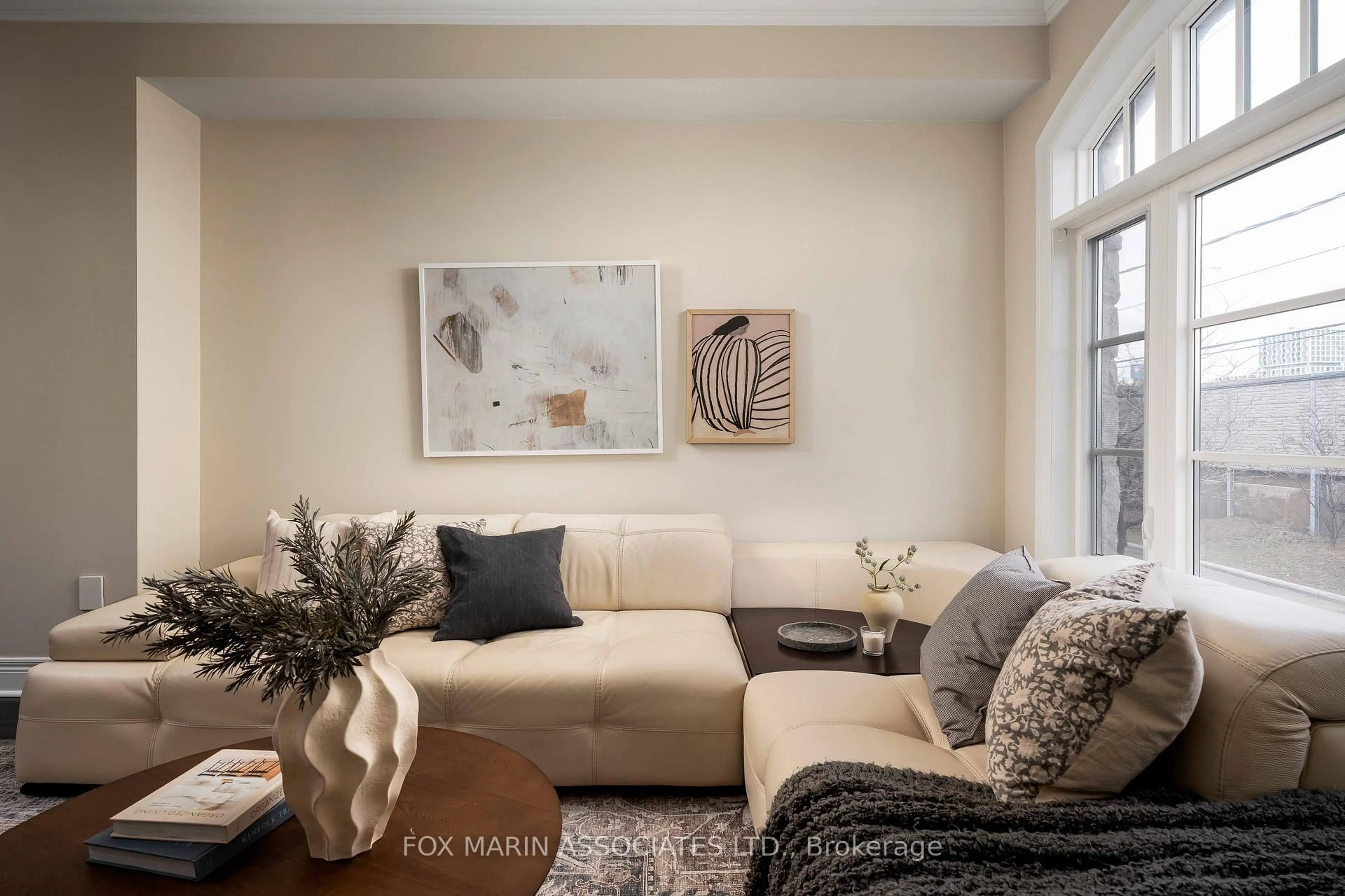 Living room with furniture, unknown for 825-A Oxford St, Toronto Ontario M8Z 0B3