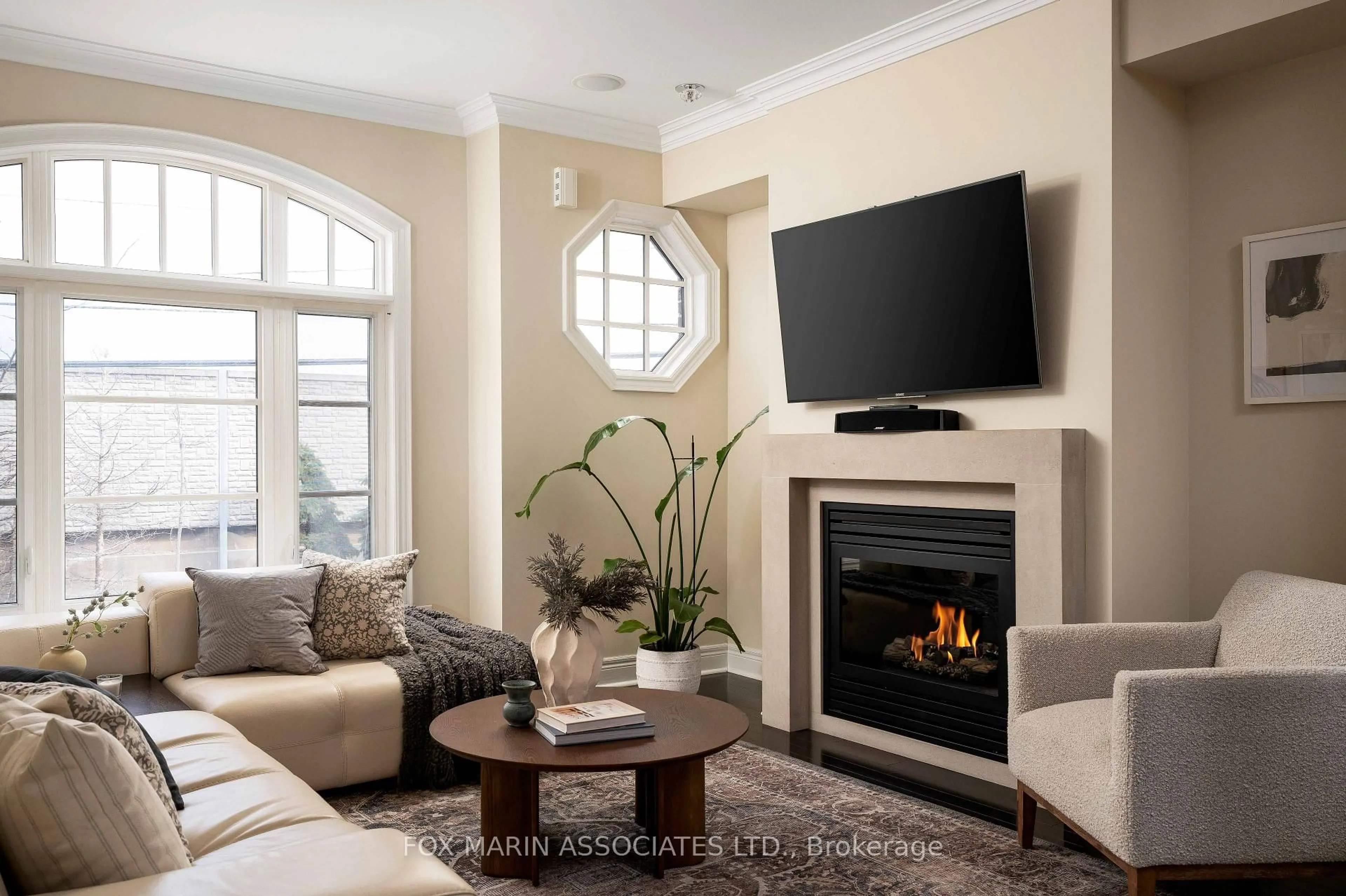 Living room with furniture, unknown for 825-A Oxford St, Toronto Ontario M8Z 0B3