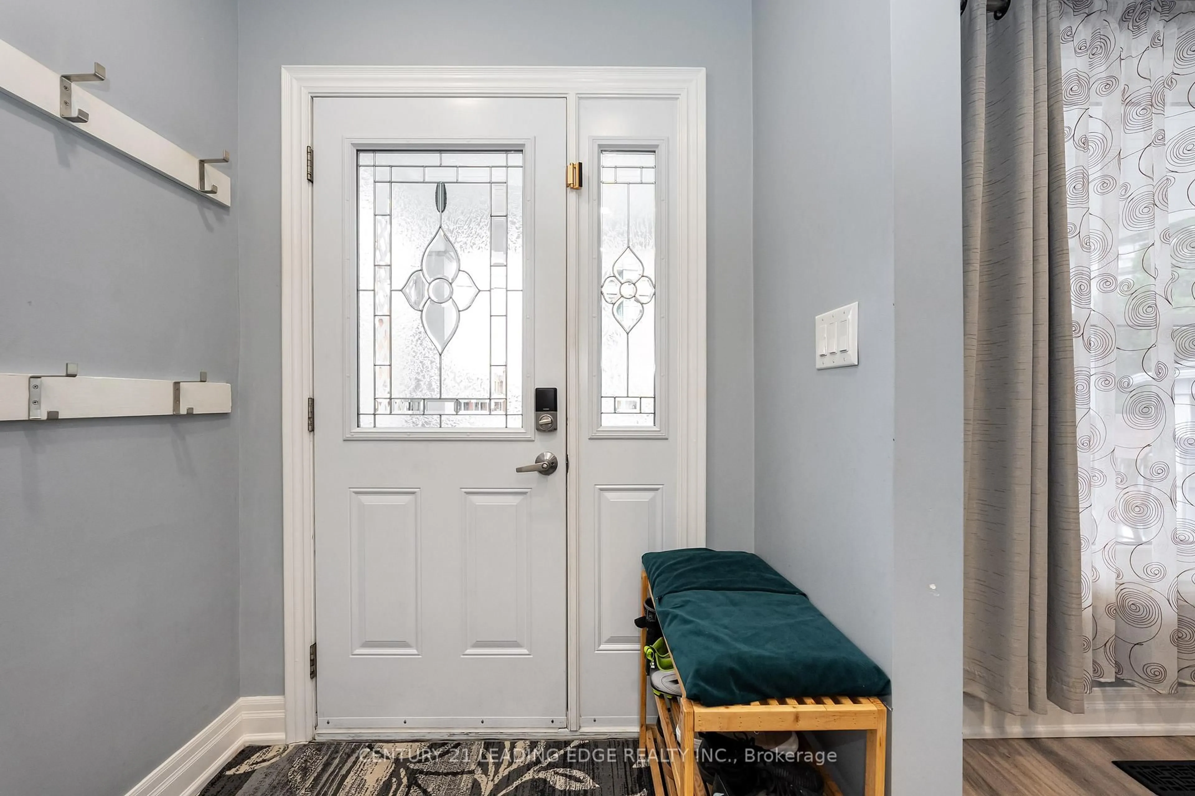Indoor entryway for 38 Goldwin Ave, Toronto Ontario M6M 2C4