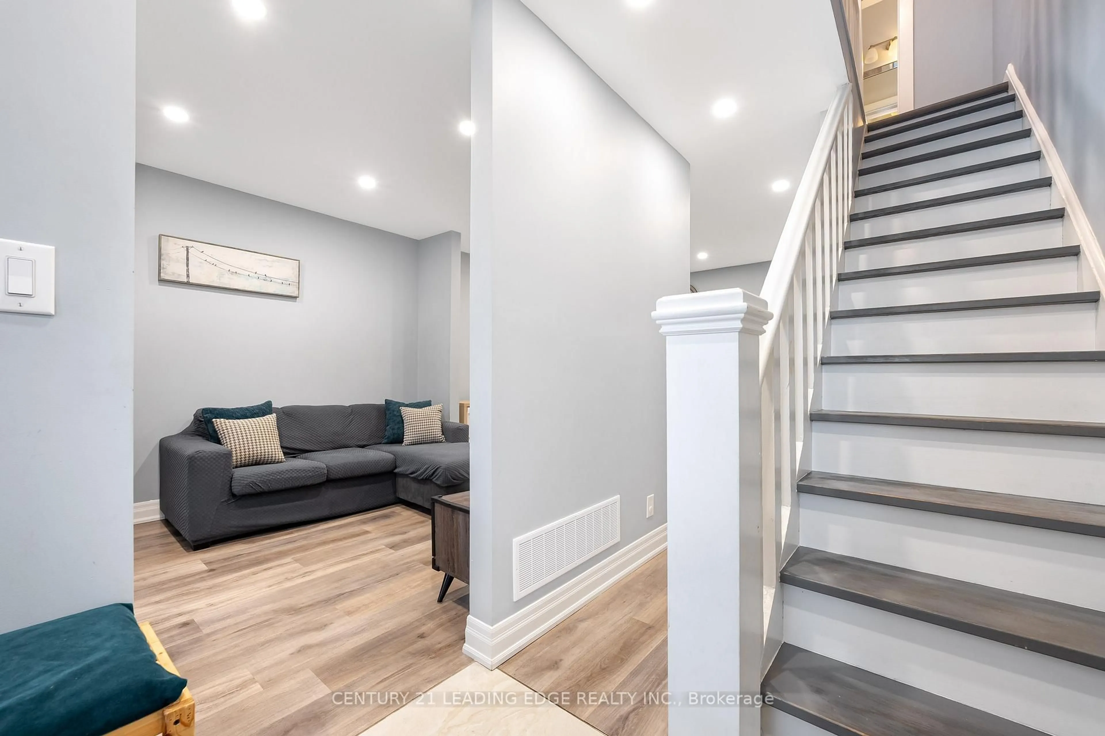 Stairs for 38 Goldwin Ave, Toronto Ontario M6M 2C4