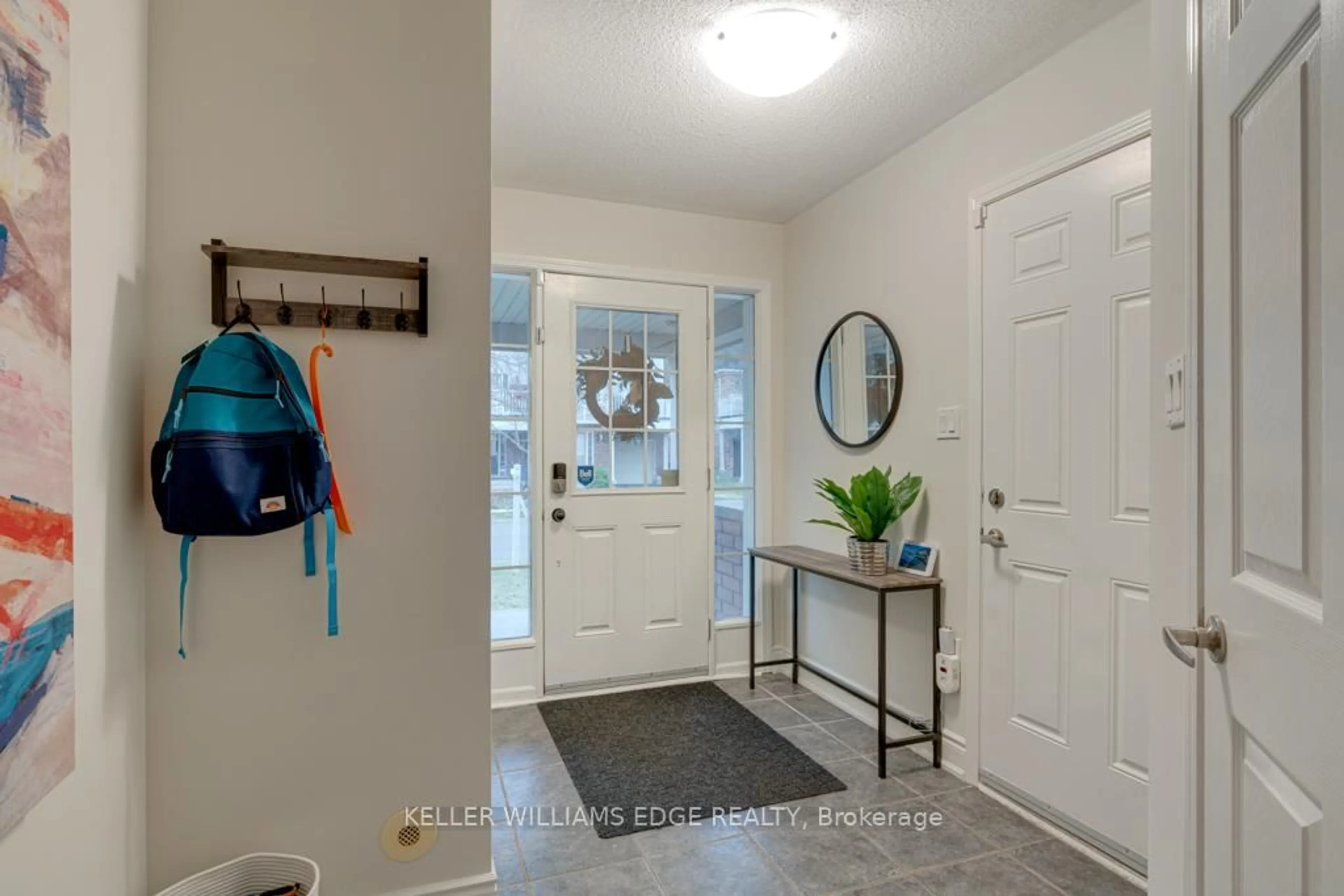 Indoor entryway for 649 Frank Pl, Milton Ontario L9T 0P8