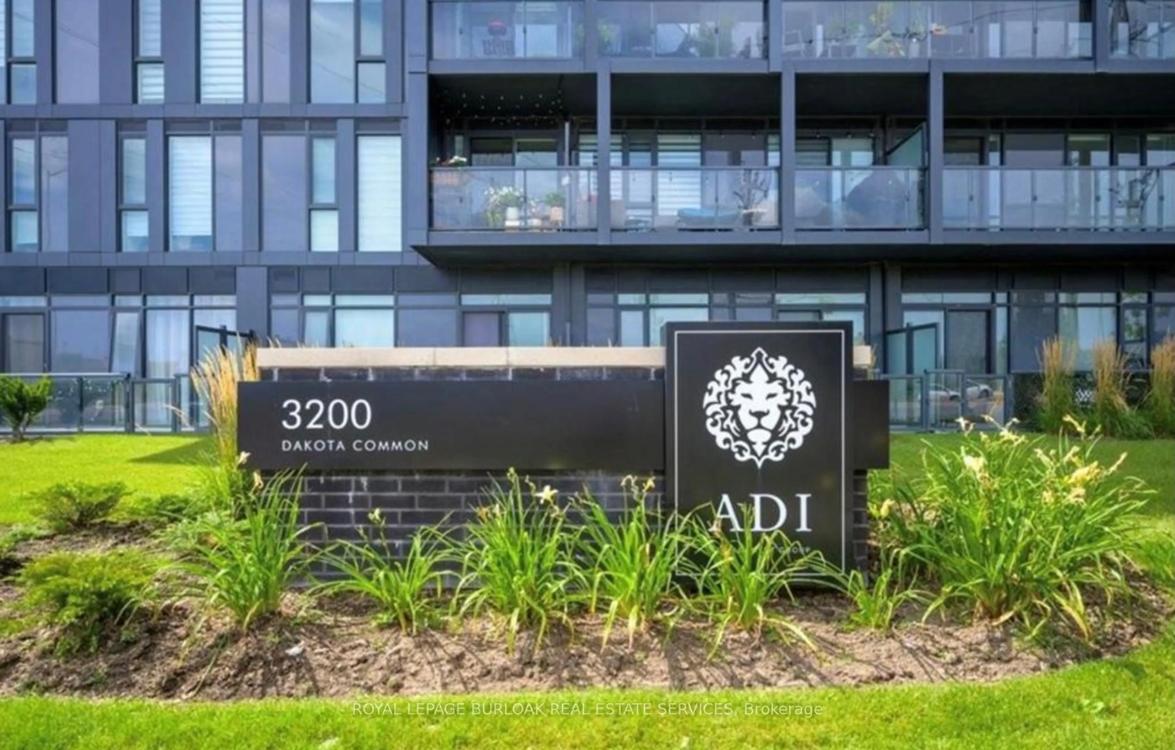 Indoor foyer for 3210 Dakota Common #A201, Burlington Ontario L7M 2A8