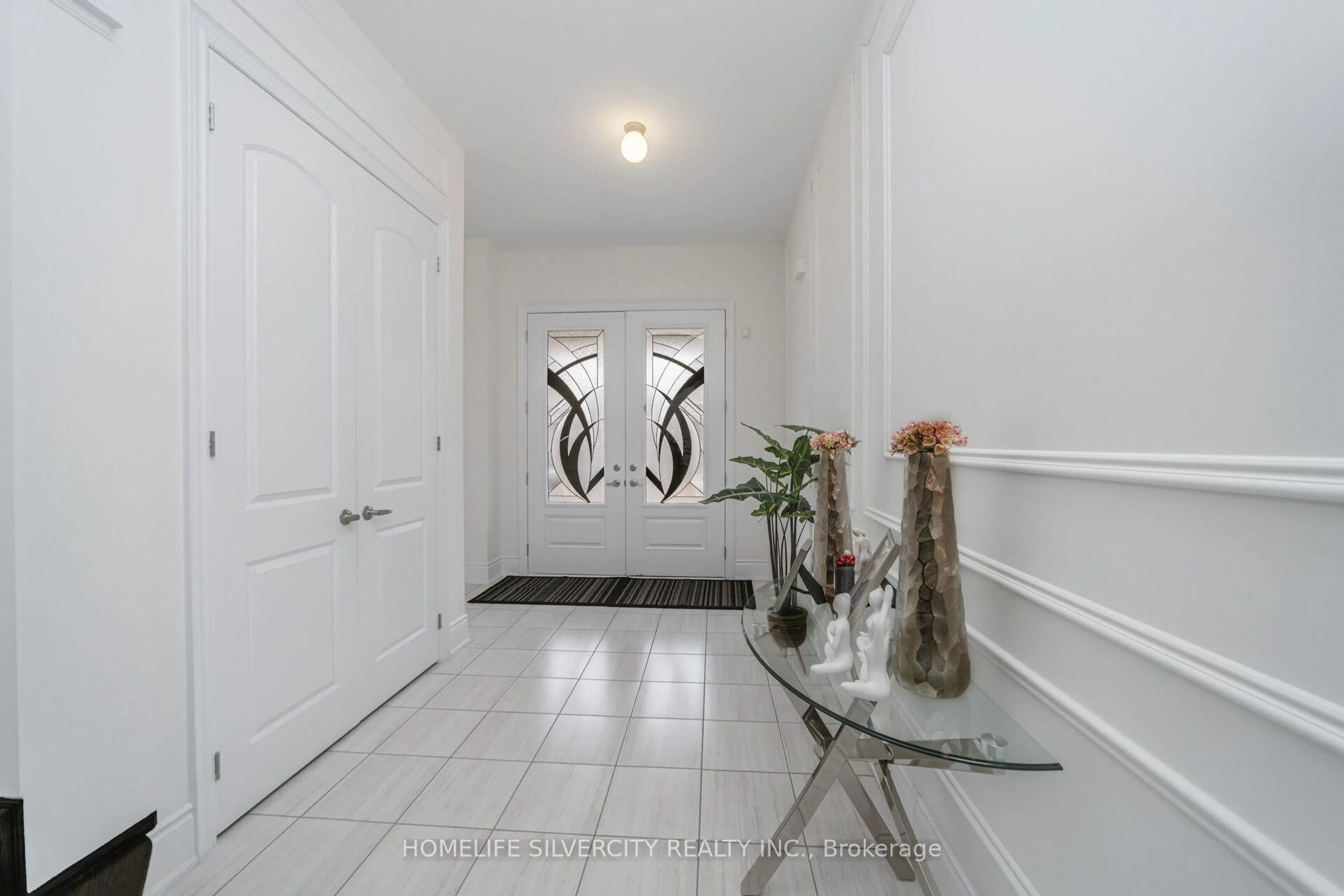 Indoor entryway for 23 Lost Hollow Rd, Caledon Ontario L7C 4E5
