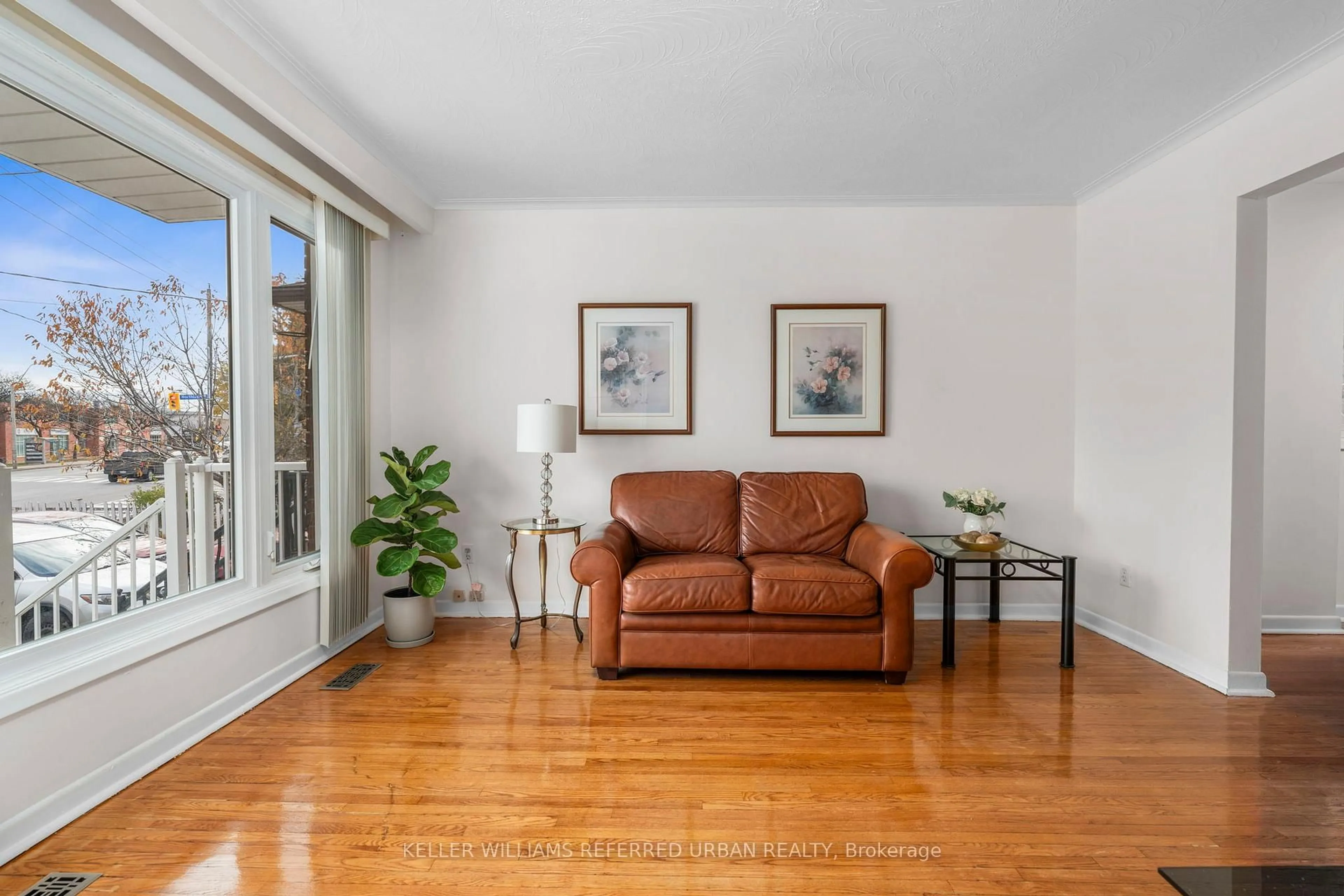 Living room with furniture, unknown for 328 Weston Rd, Toronto Ontario M6N 3P6