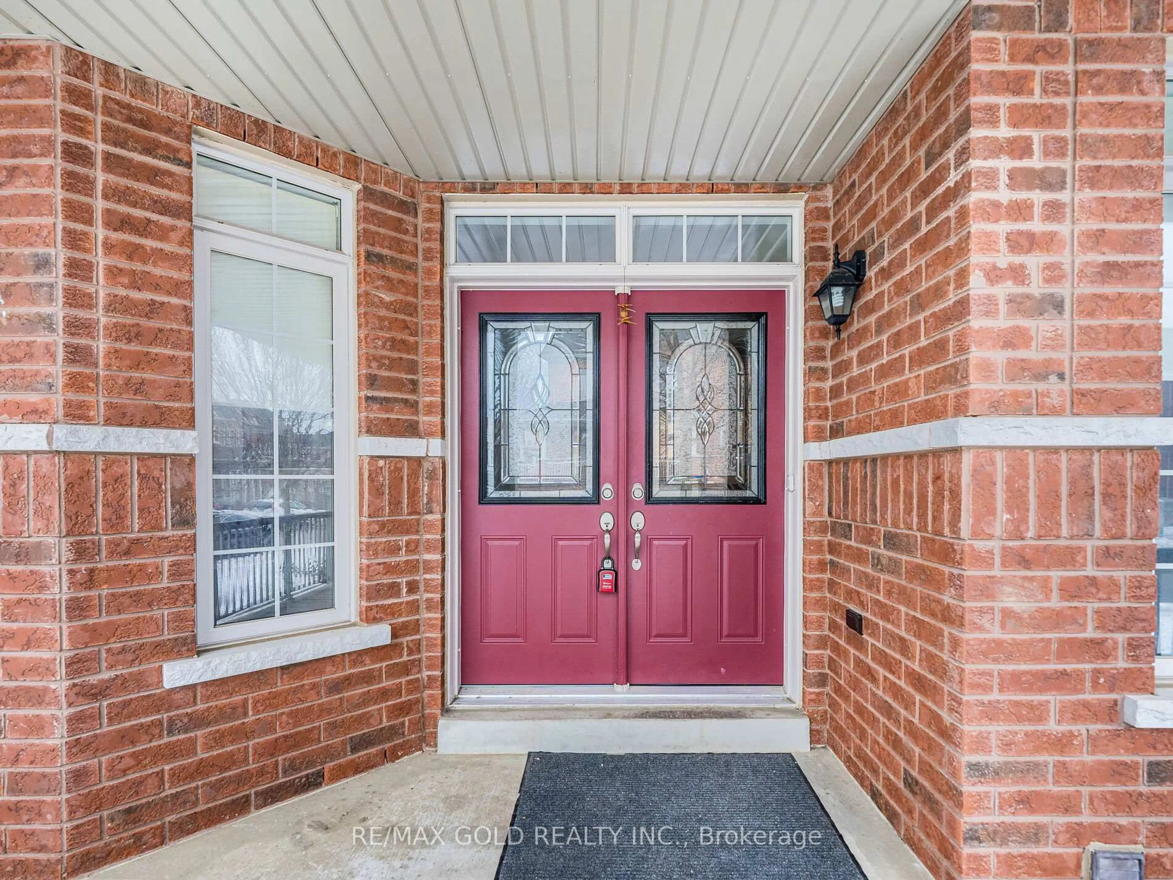 Indoor entryway for 2 Bryony Rd, Brampton Ontario L7A 0W3