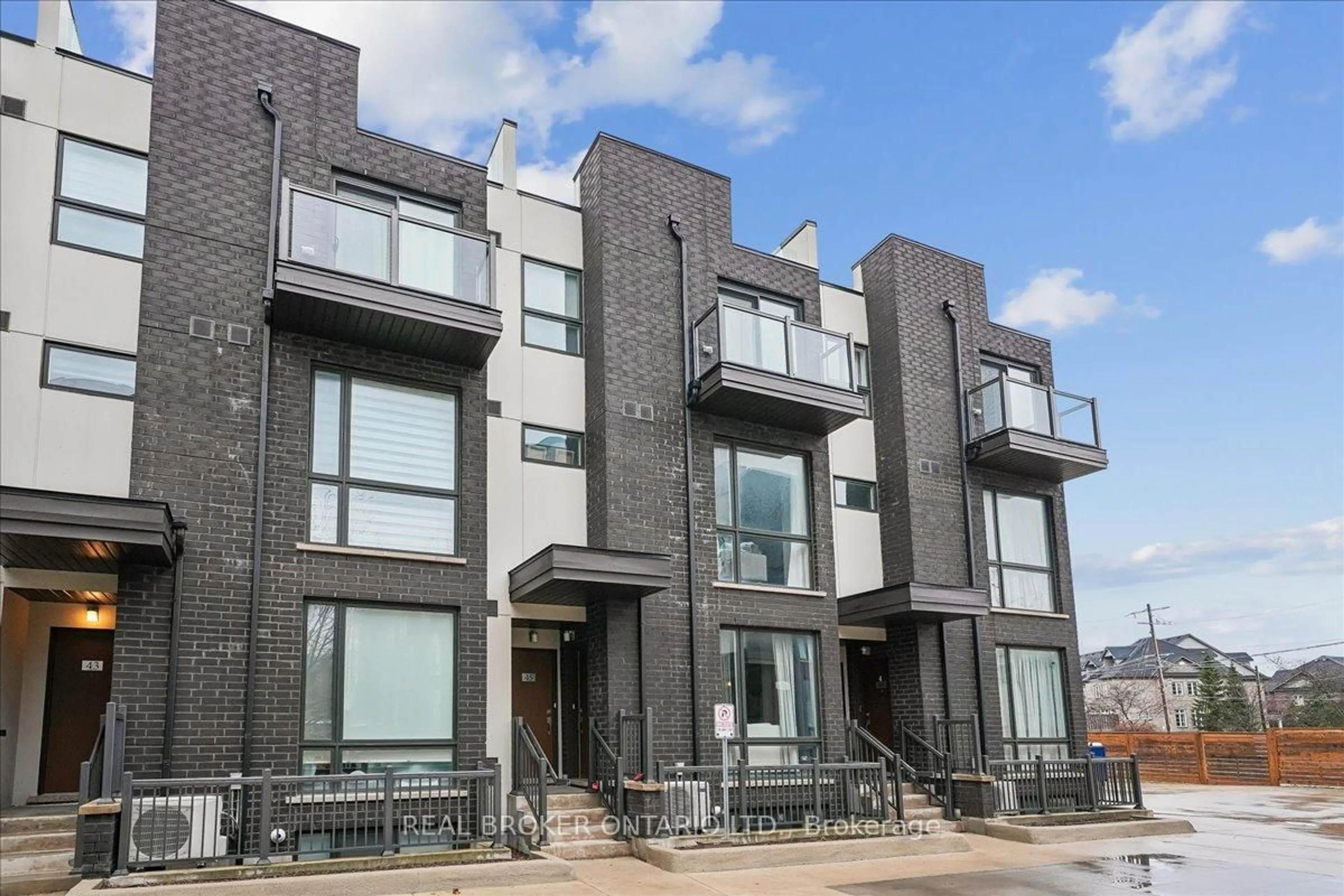 Home with brick exterior material, building for 26 Fieldway Rd #46, Toronto Ontario M8Z 3L2