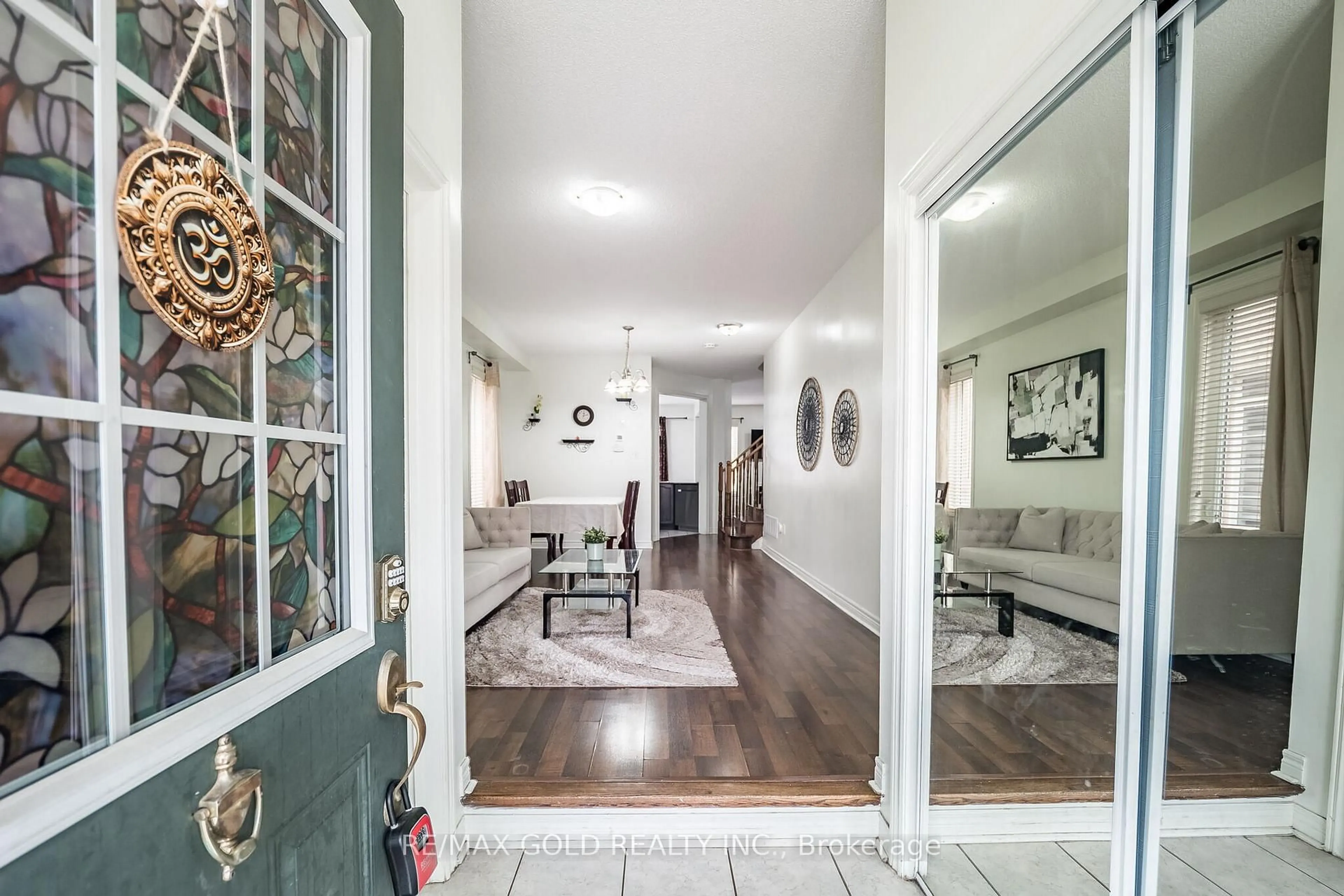 Indoor entryway for 49 Baby Pointe Tr, Brampton Ontario L7A 0W3