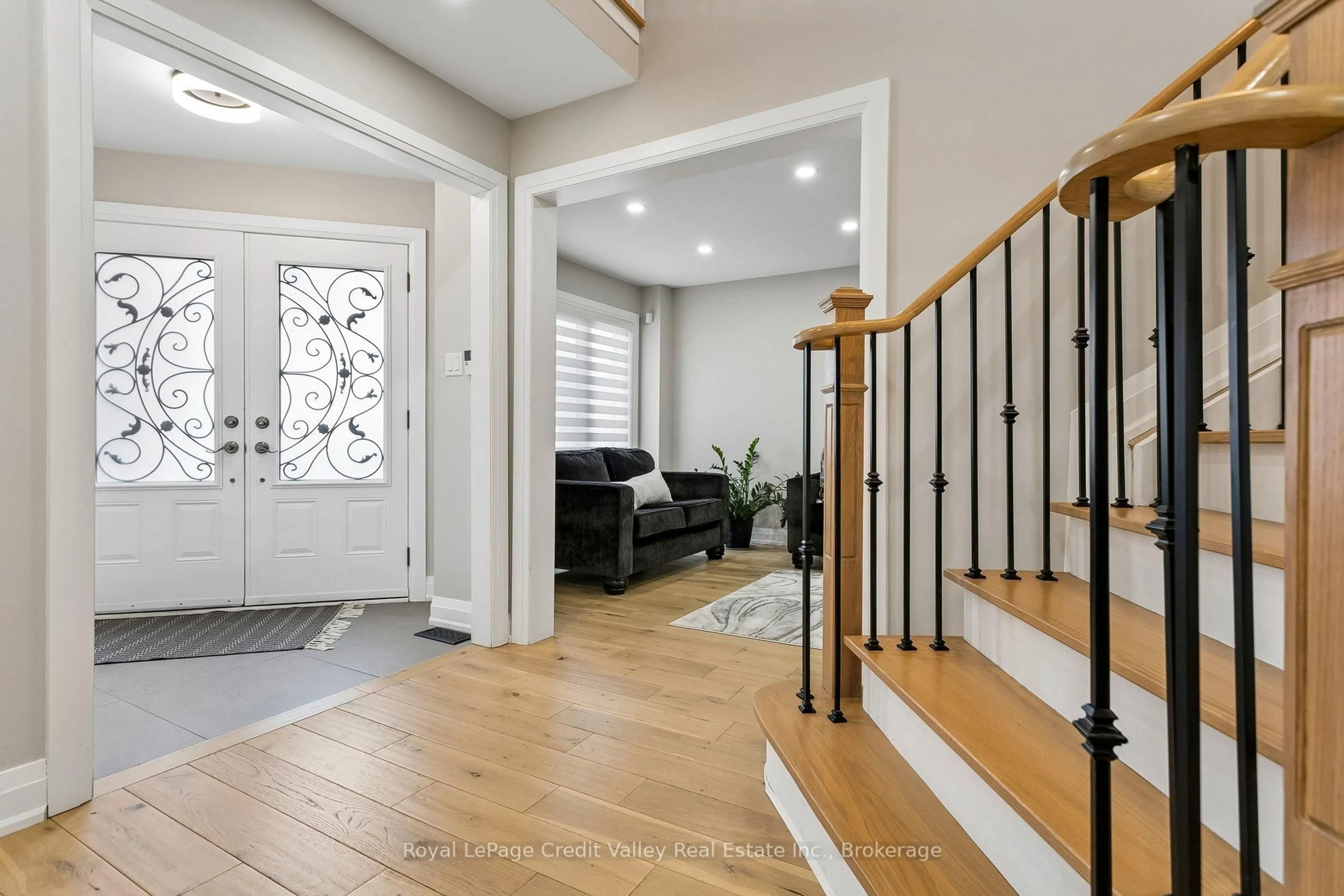 Indoor entryway for 84 Valonia Dr, Brampton Ontario L6V 4K1