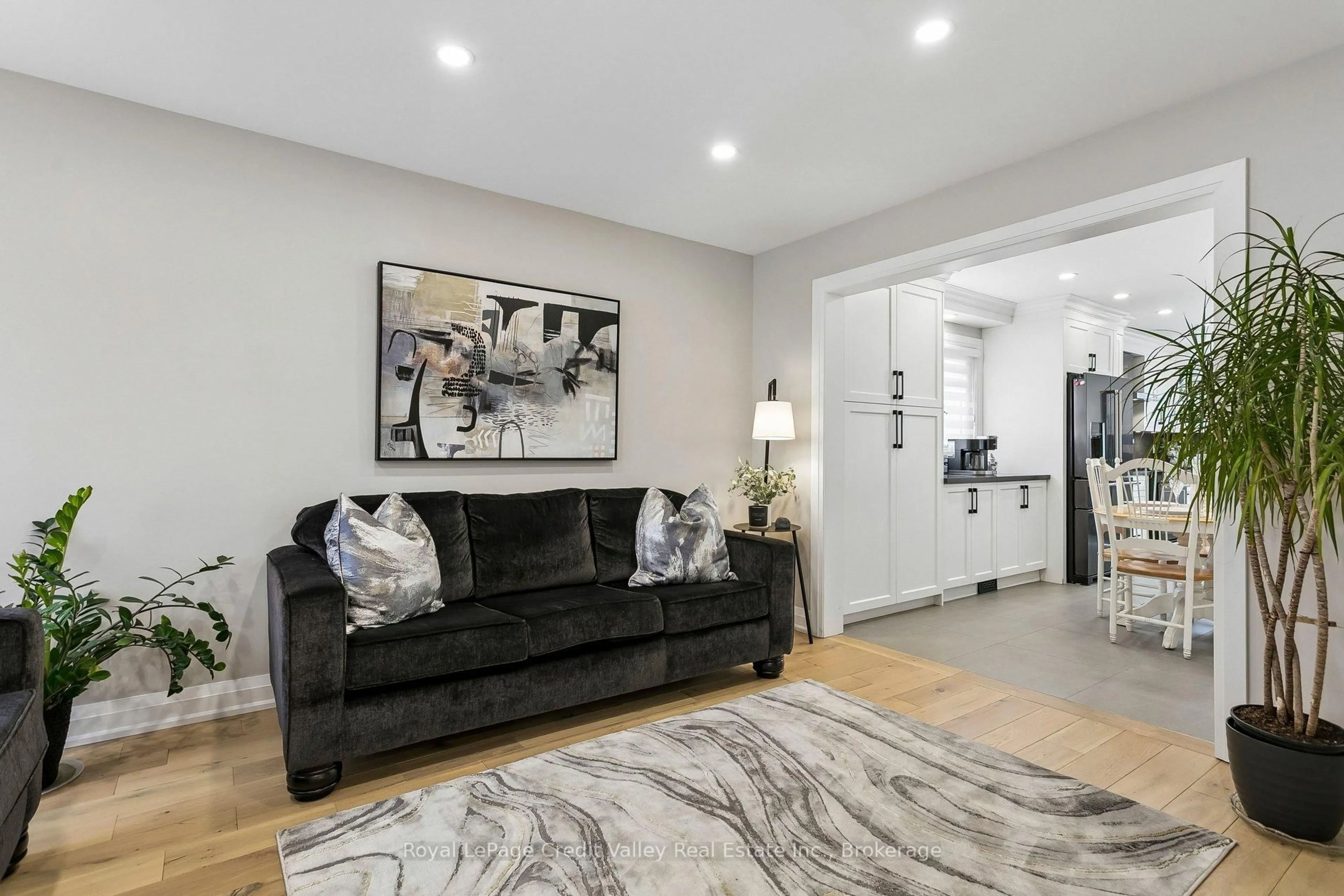 Living room with furniture, unknown for 84 Valonia Dr, Brampton Ontario L6V 4K1