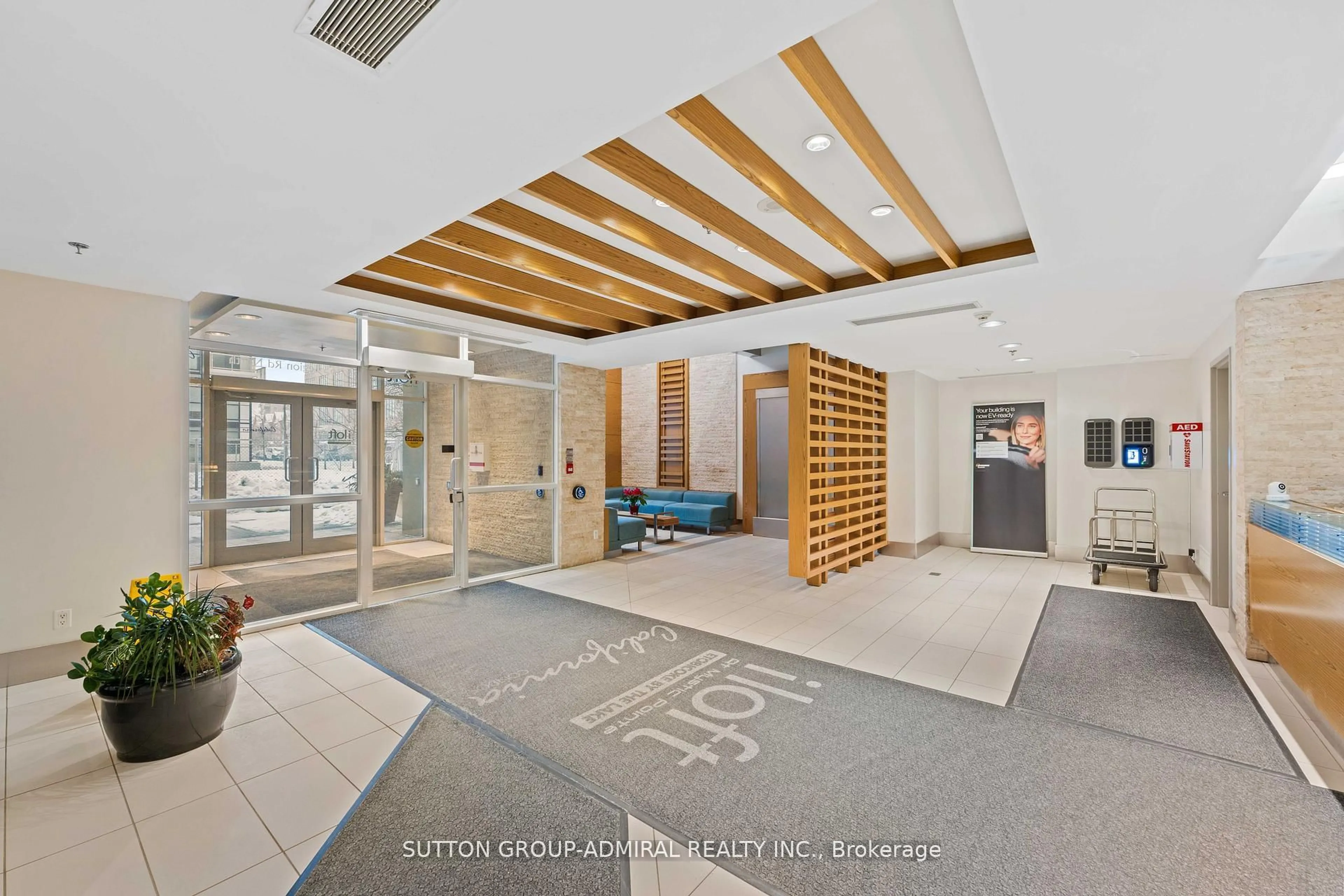 Indoor foyer for 155 Legion Rd #2513, Toronto Ontario M8Y 0A7