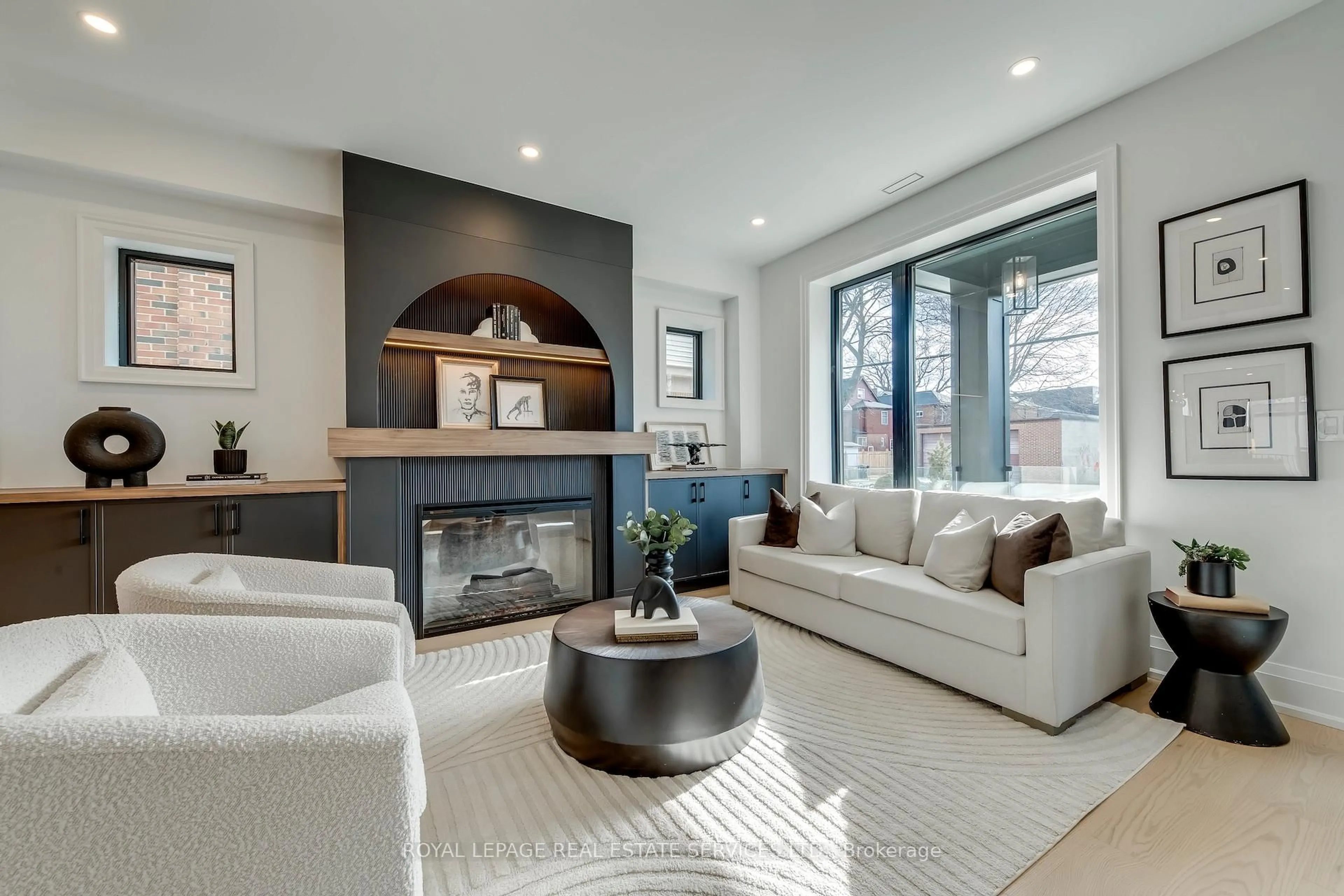 Living room with furniture, unknown for 561 Durie St, Toronto Ontario M6S 3H2