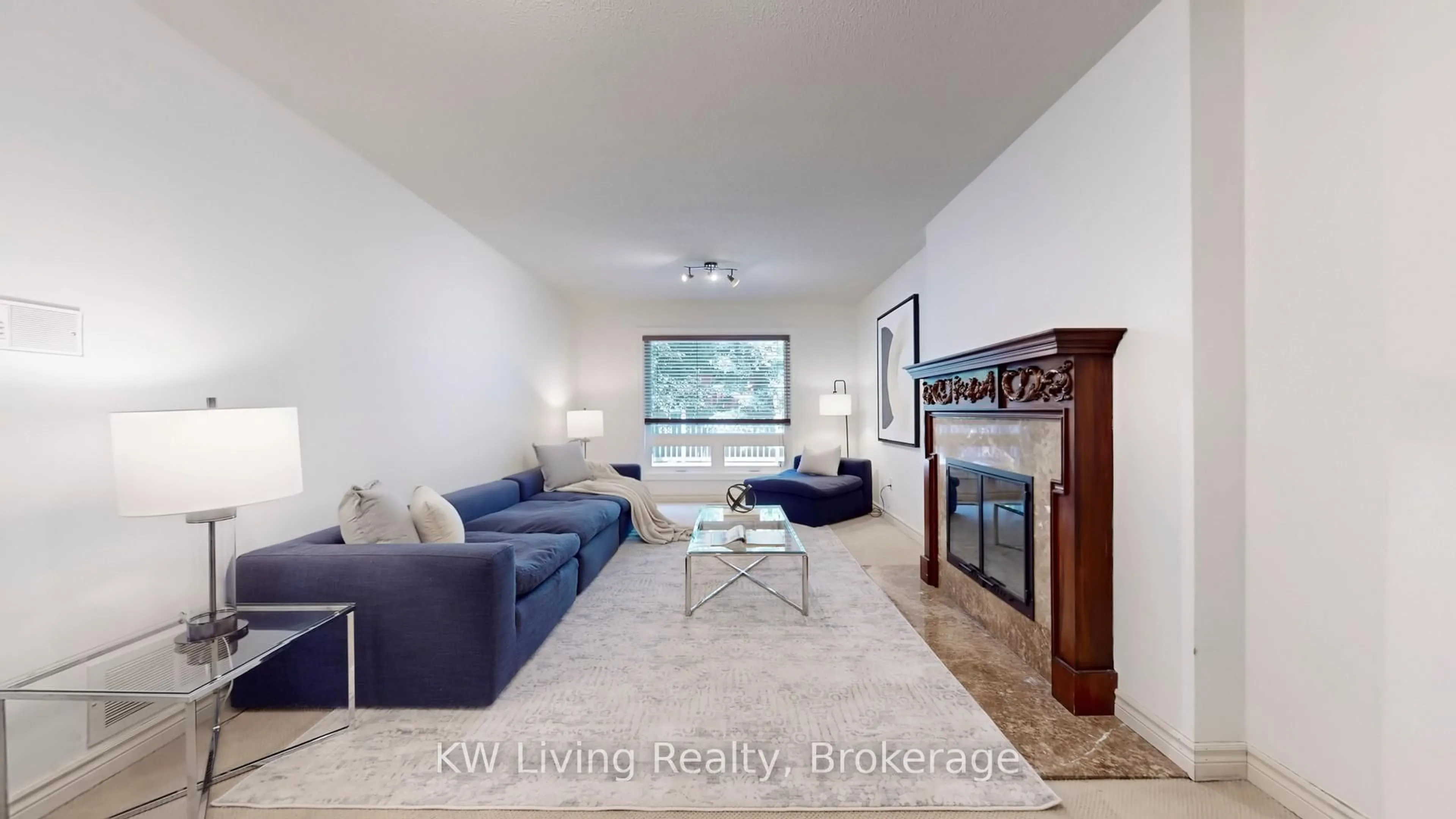 Living room with furniture, unknown for 1997 Sandown Rd, Mississauga Ontario L5M 2Z5