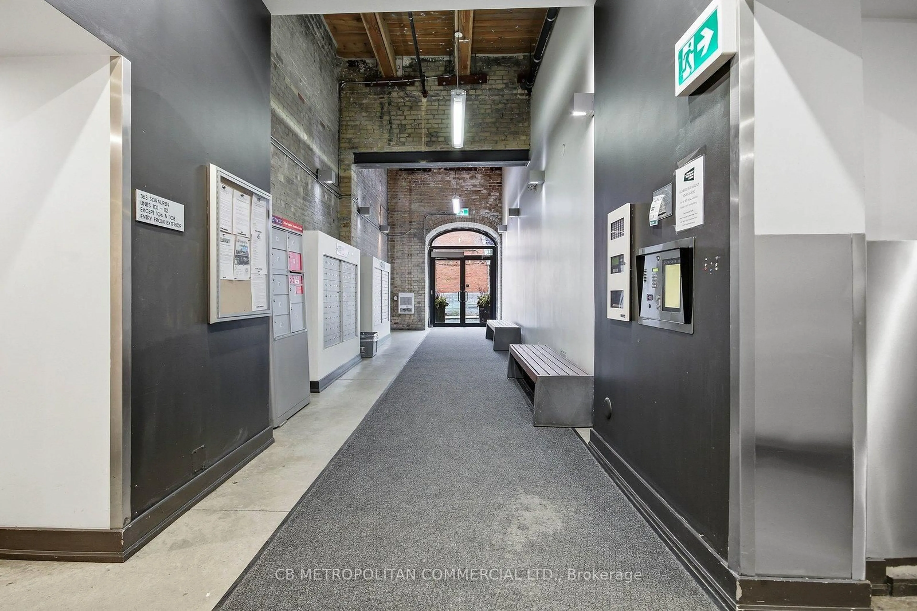 Indoor foyer for 363 Sorauren Ave #405, Toronto Ontario M6R 3C2