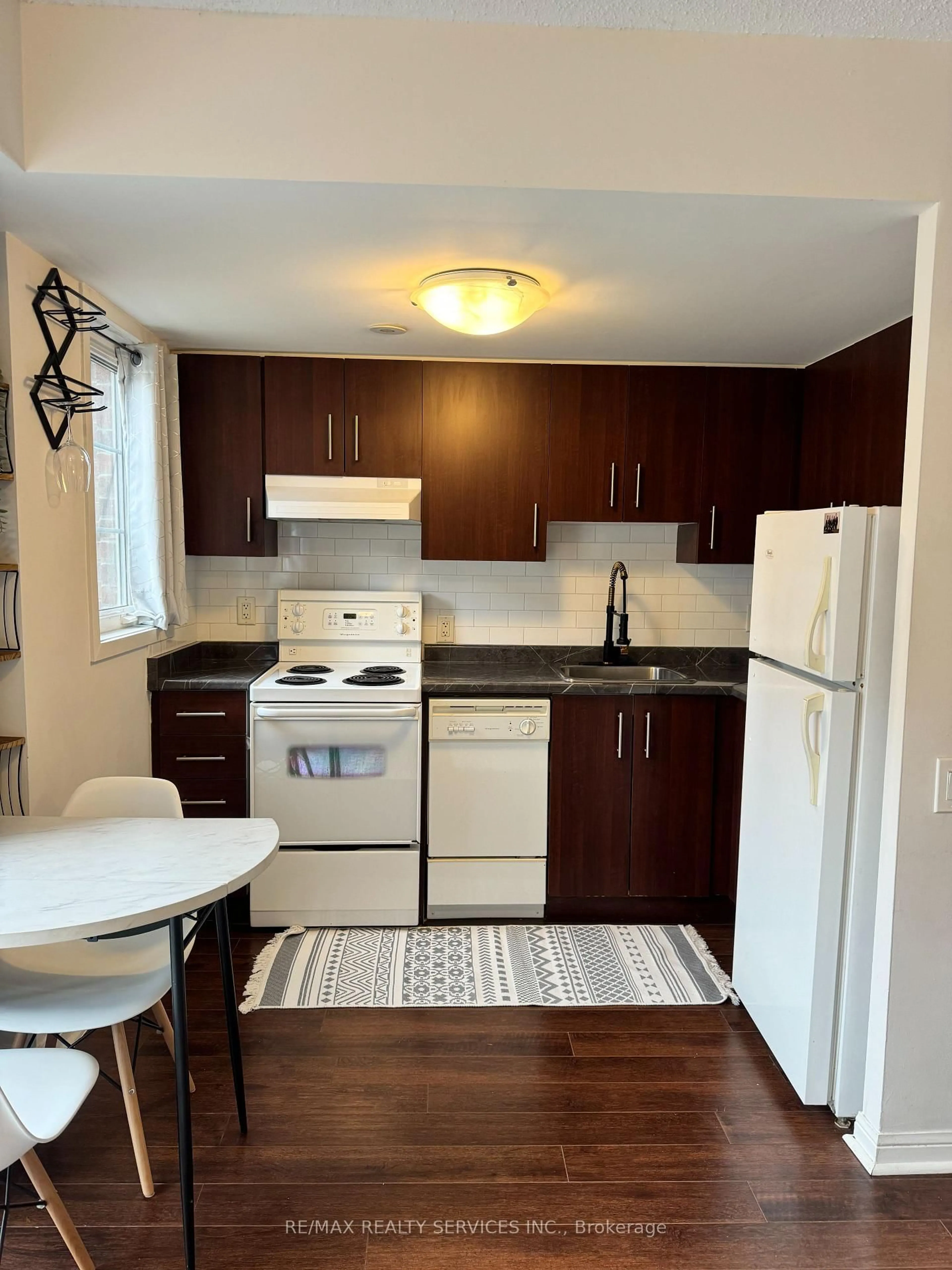 Standard kitchen, wood/laminate floor for 9 Windermere Ave #94, Toronto Ontario M6S 5A4