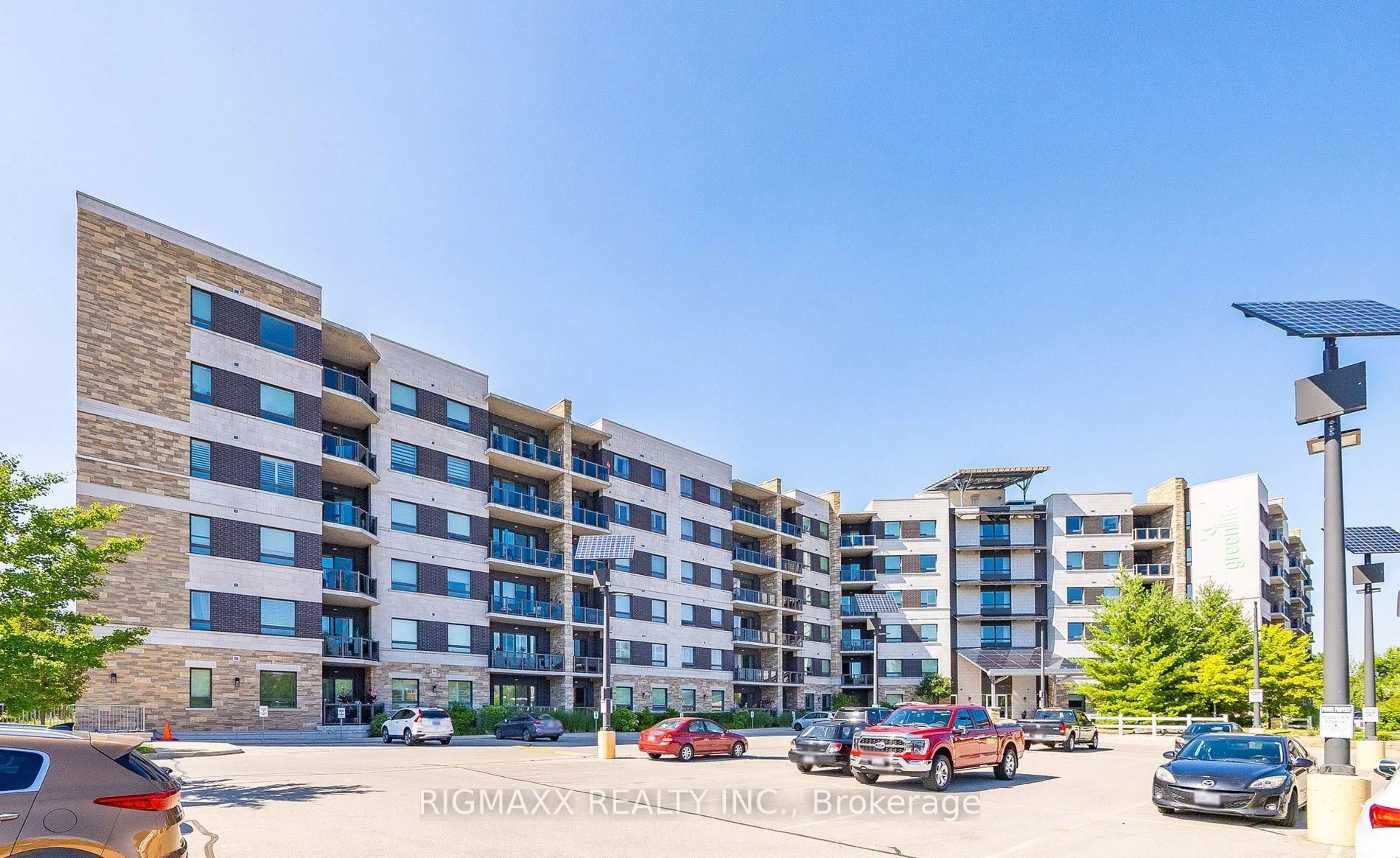 A pic from outside/outdoor area/front of a property/back of a property/a pic from drone, building for 33 Whitmer St #222, Milton Ontario L9T 0R5