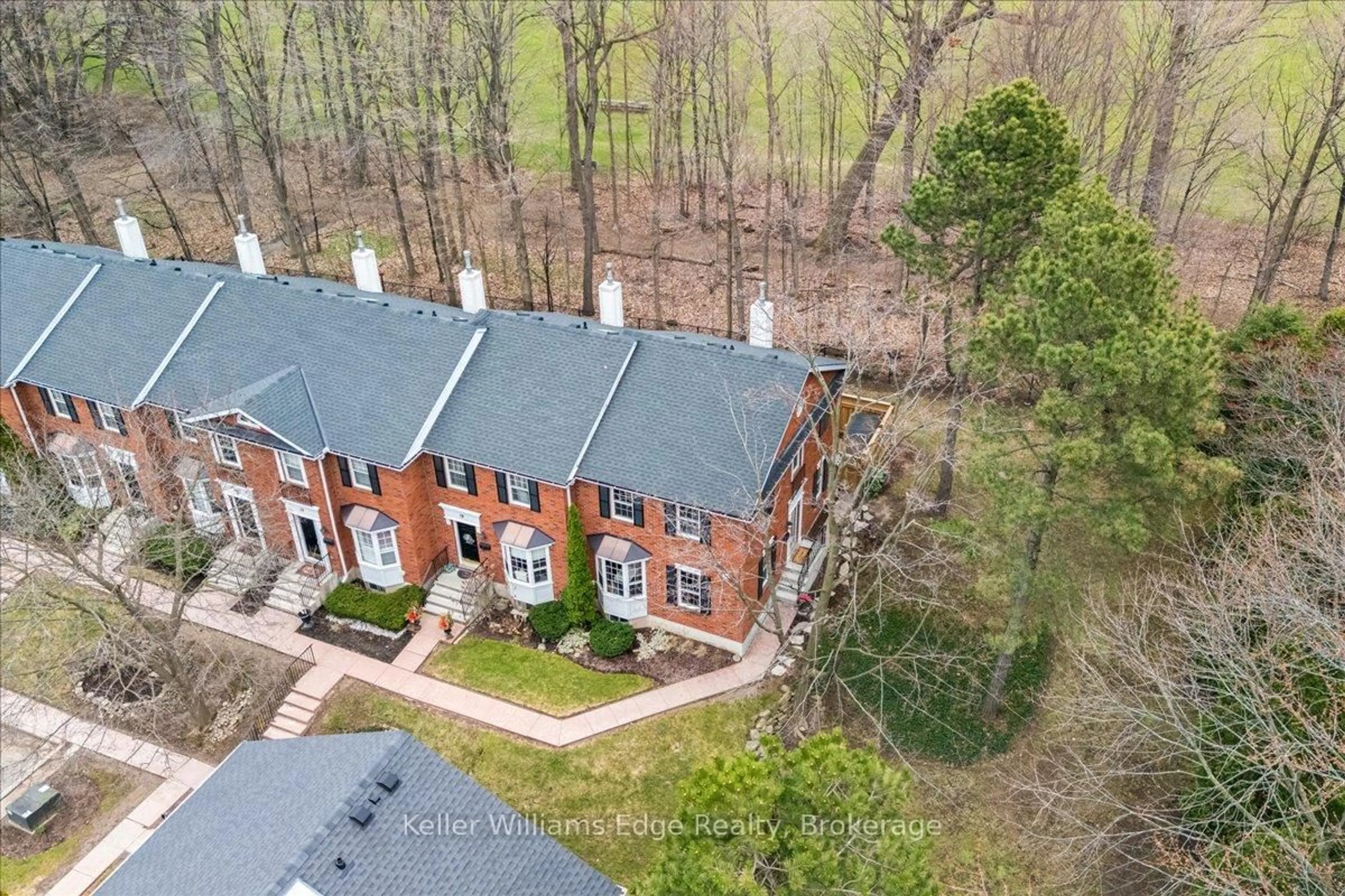 A pic from outside/outdoor area/front of a property/back of a property/a pic from drone, forest/trees view for 2390 Woodward Ave #17, Burlington Ontario L7R 1T9