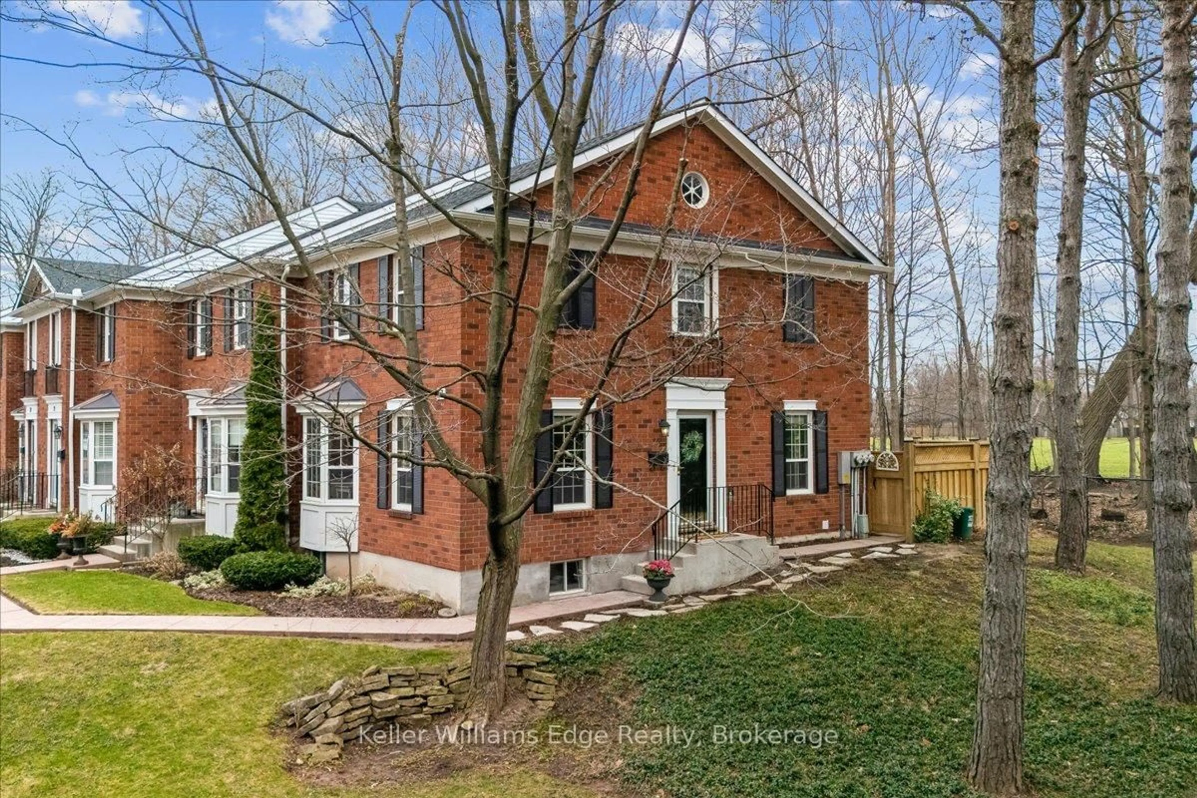 Home with brick exterior material, street for 2390 Woodward Ave #17, Burlington Ontario L7R 1T9