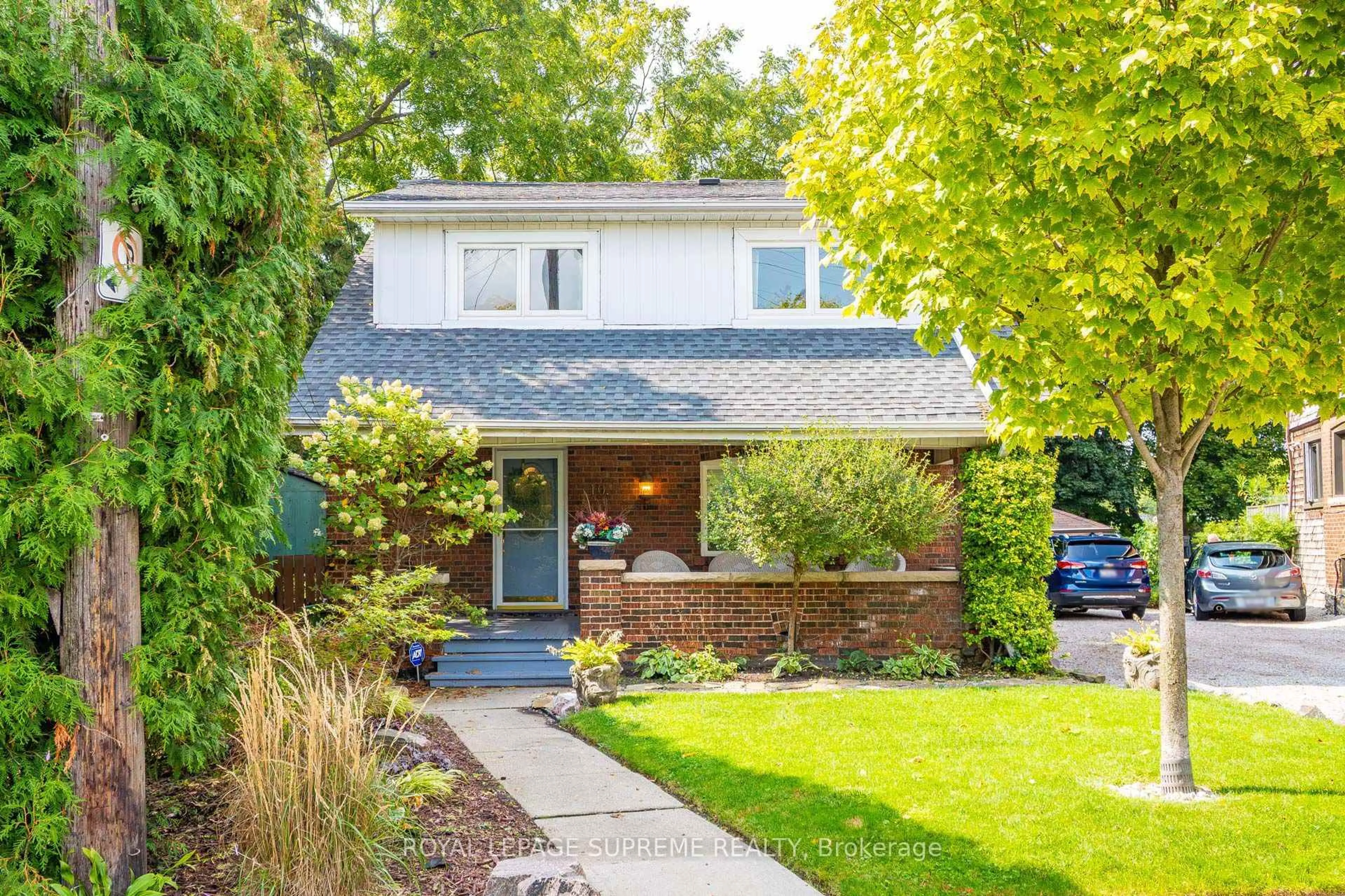 Home with brick exterior material, street for 10 King Street Cres, Toronto Ontario M9N 1K6