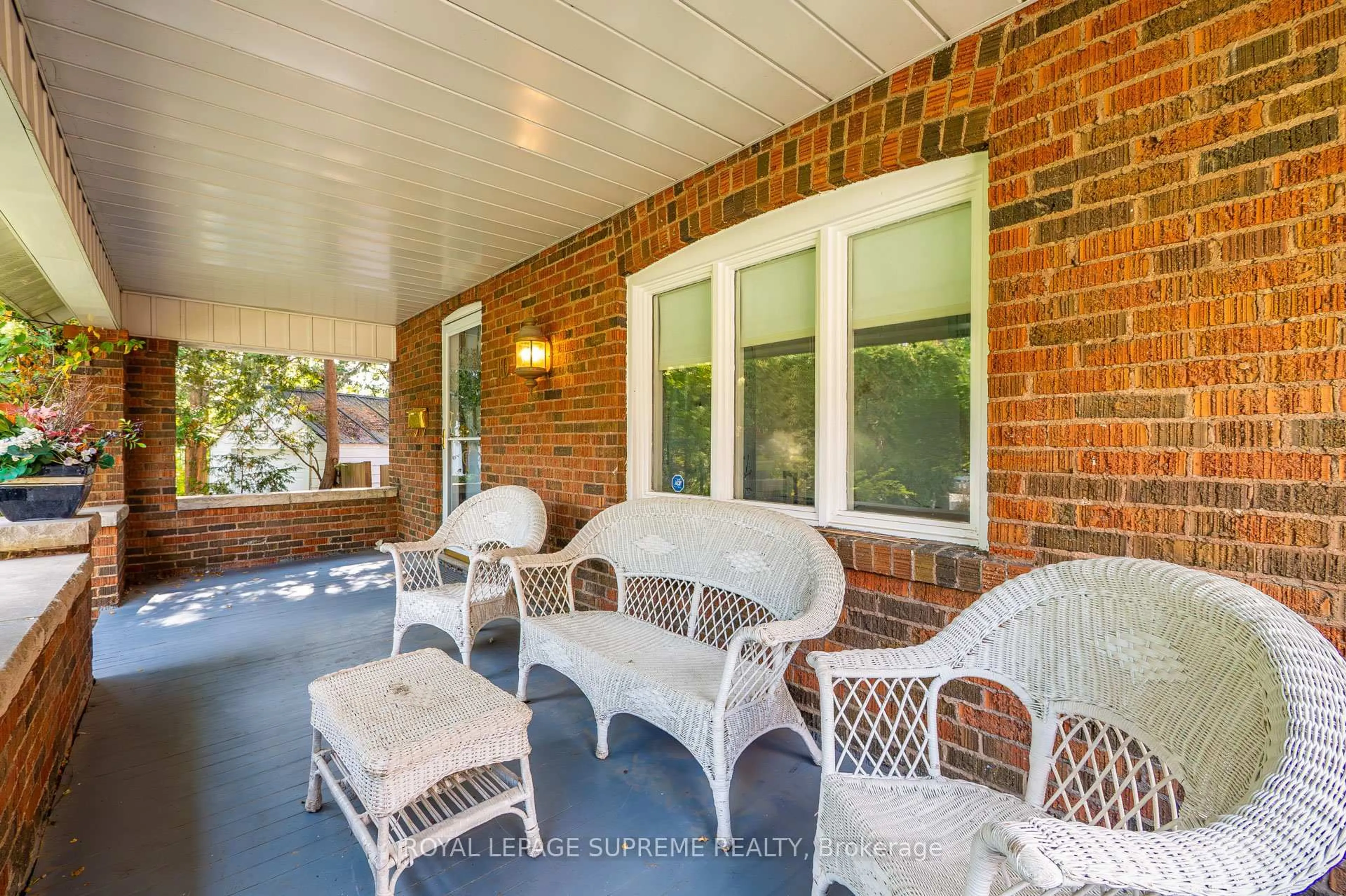 Patio, unknown for 10 King Street Cres, Toronto Ontario M9N 1K6