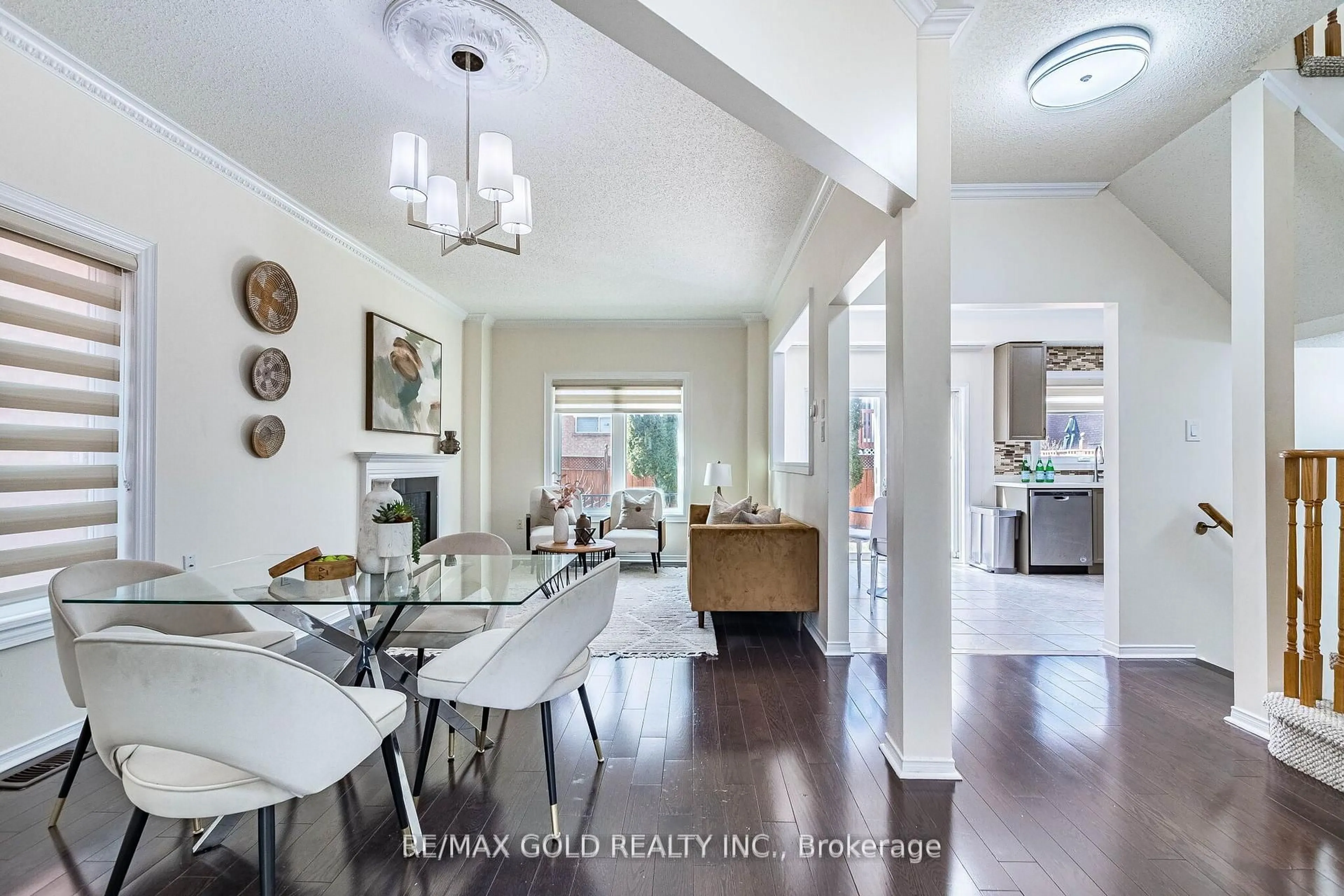 Open concept kitchen, unknown for 26 Waterdale Rd, Brampton Ontario L7A 1S3