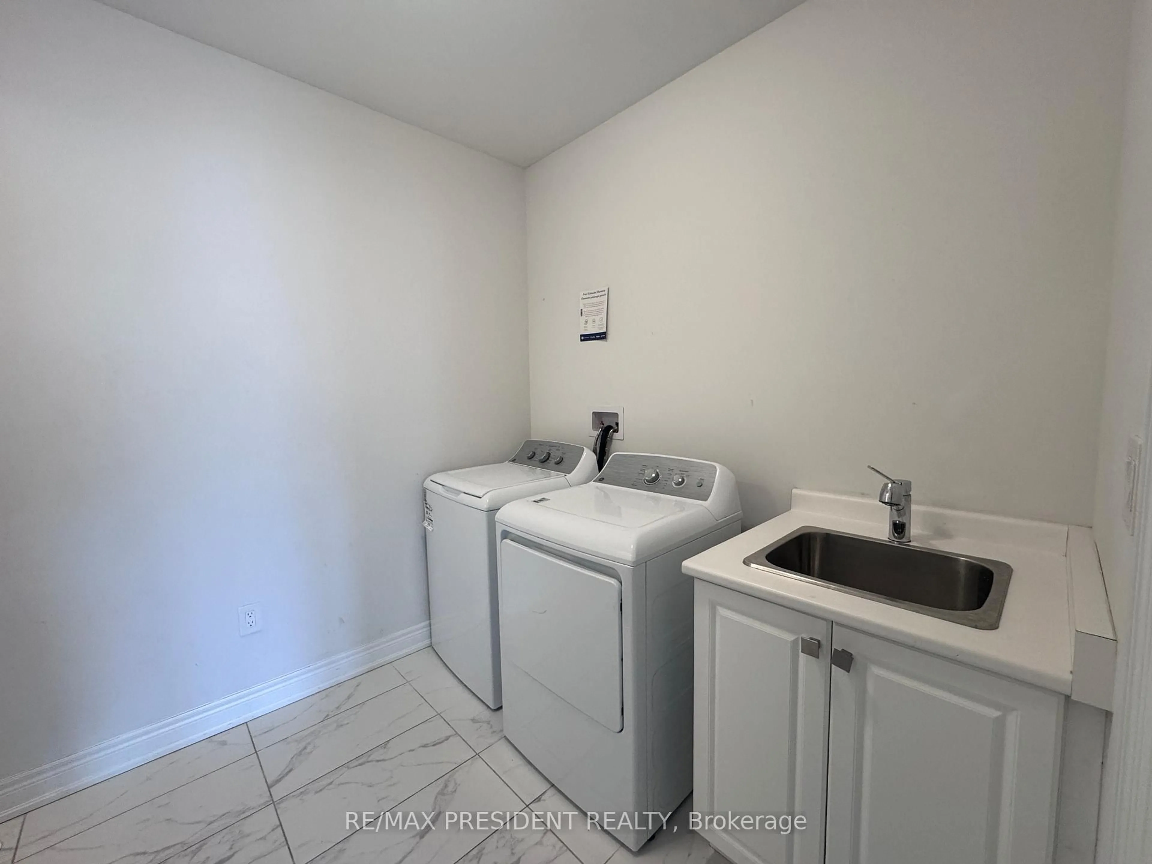 Laundry room for 383 Inspire Blvd, Brampton Ontario L6R 4E4