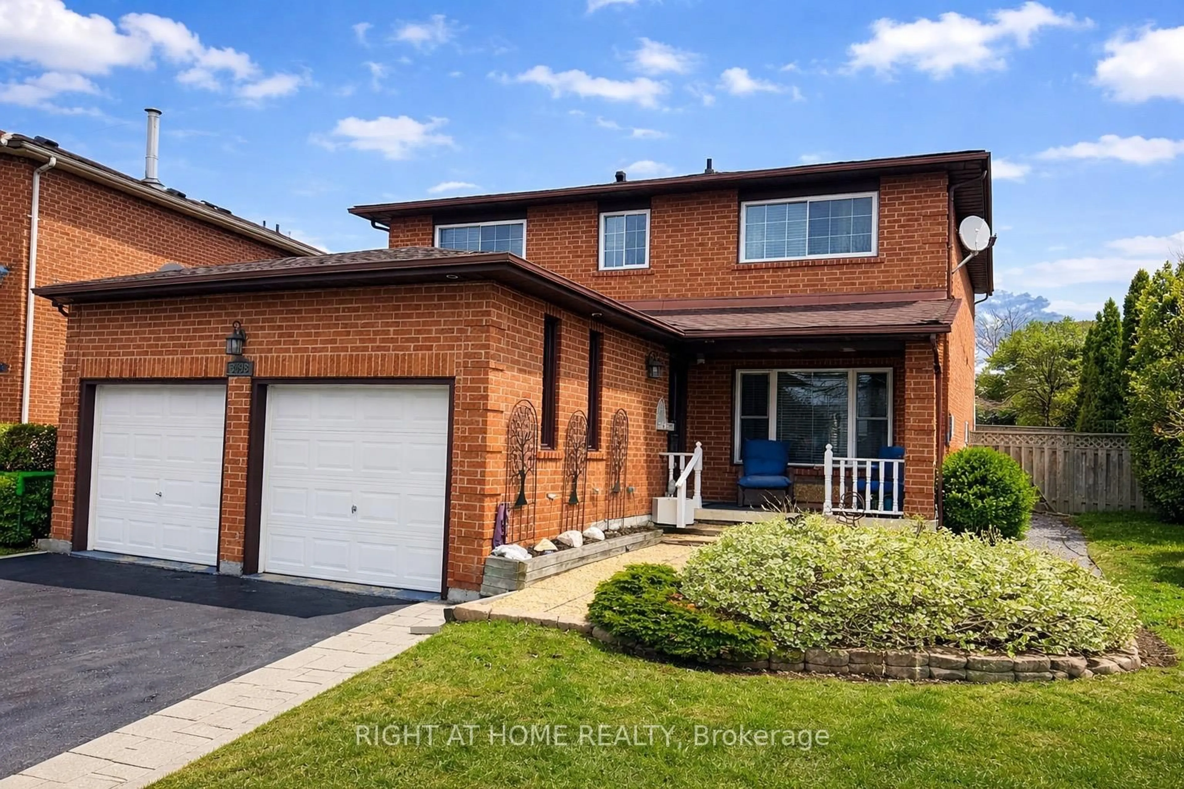 Home with brick exterior material, street for 3098 Barwell Rd, Mississauga Ontario L5L 3Z9
