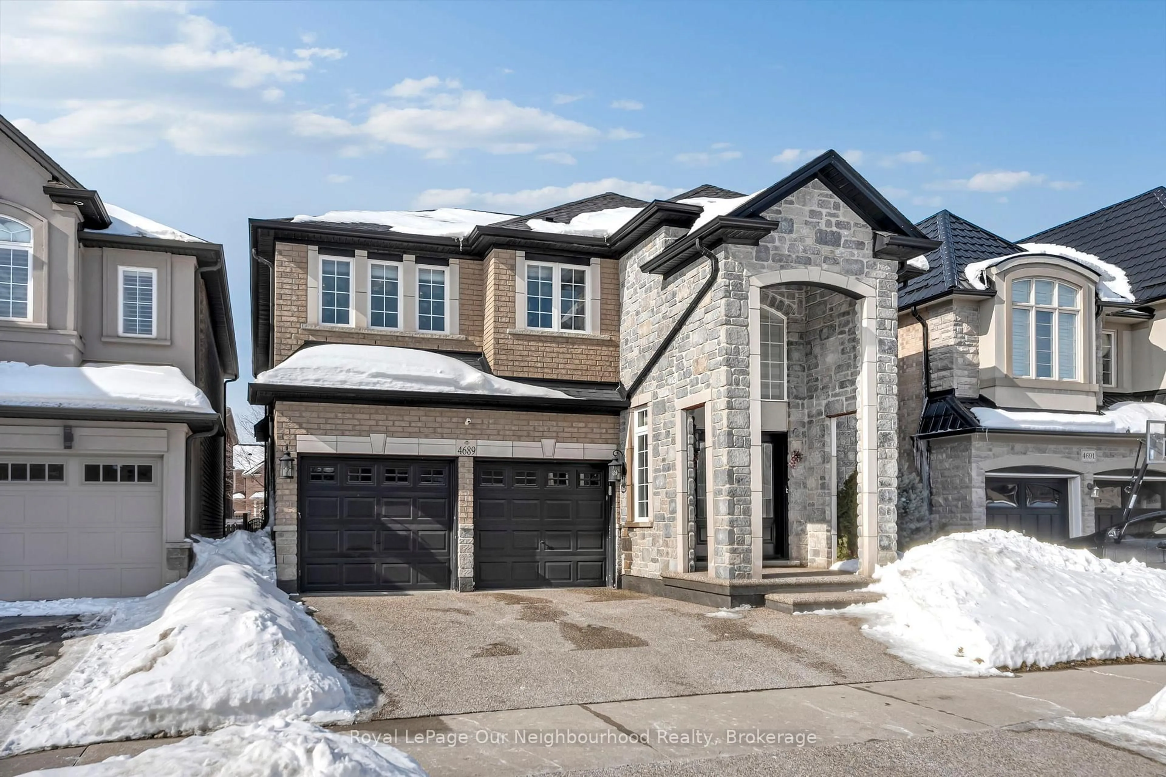 Home with brick exterior material, street for 4689 Leanna Heights Rd, Burlington Ontario L7M 0G3