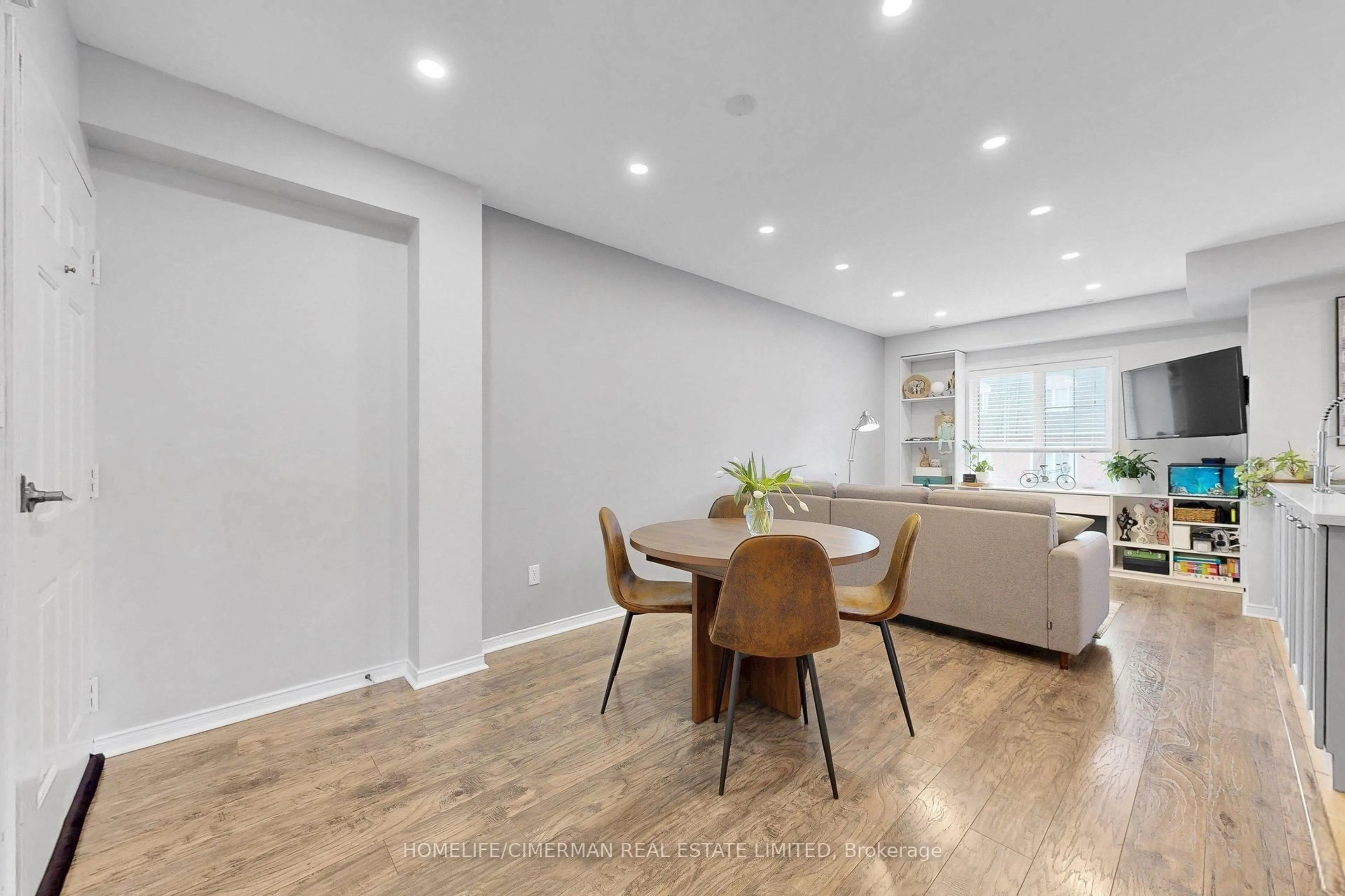 A pic of a room for 601 Shoreline Dr #144, Mississauga Ontario L5B 4K1