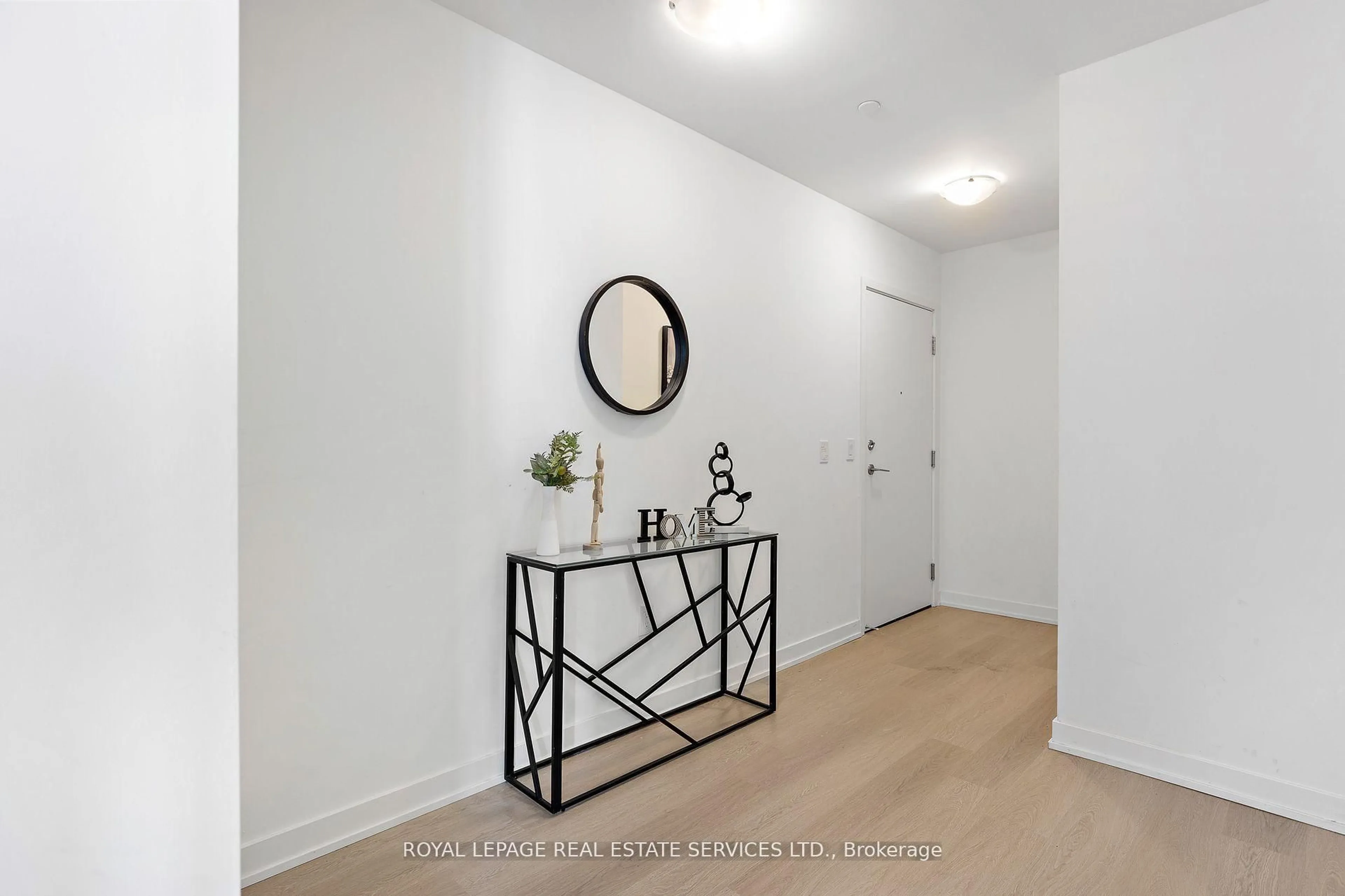 Indoor entryway for 859 The Queensway #720, Toronto Ontario M8Z 1N8