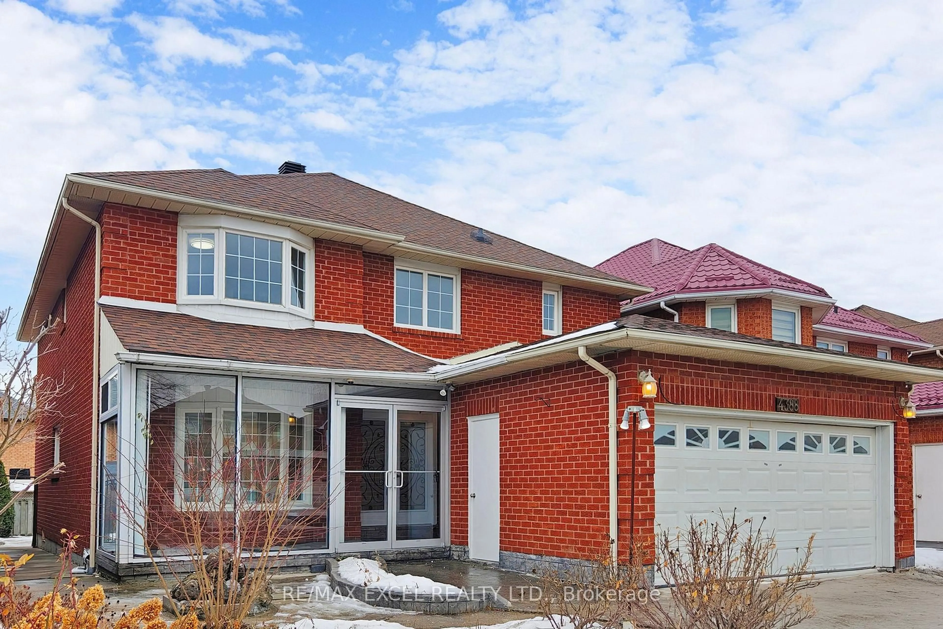 Home with brick exterior material, street for 4388 Guildwood Way, Mississauga Ontario L5R 2A4