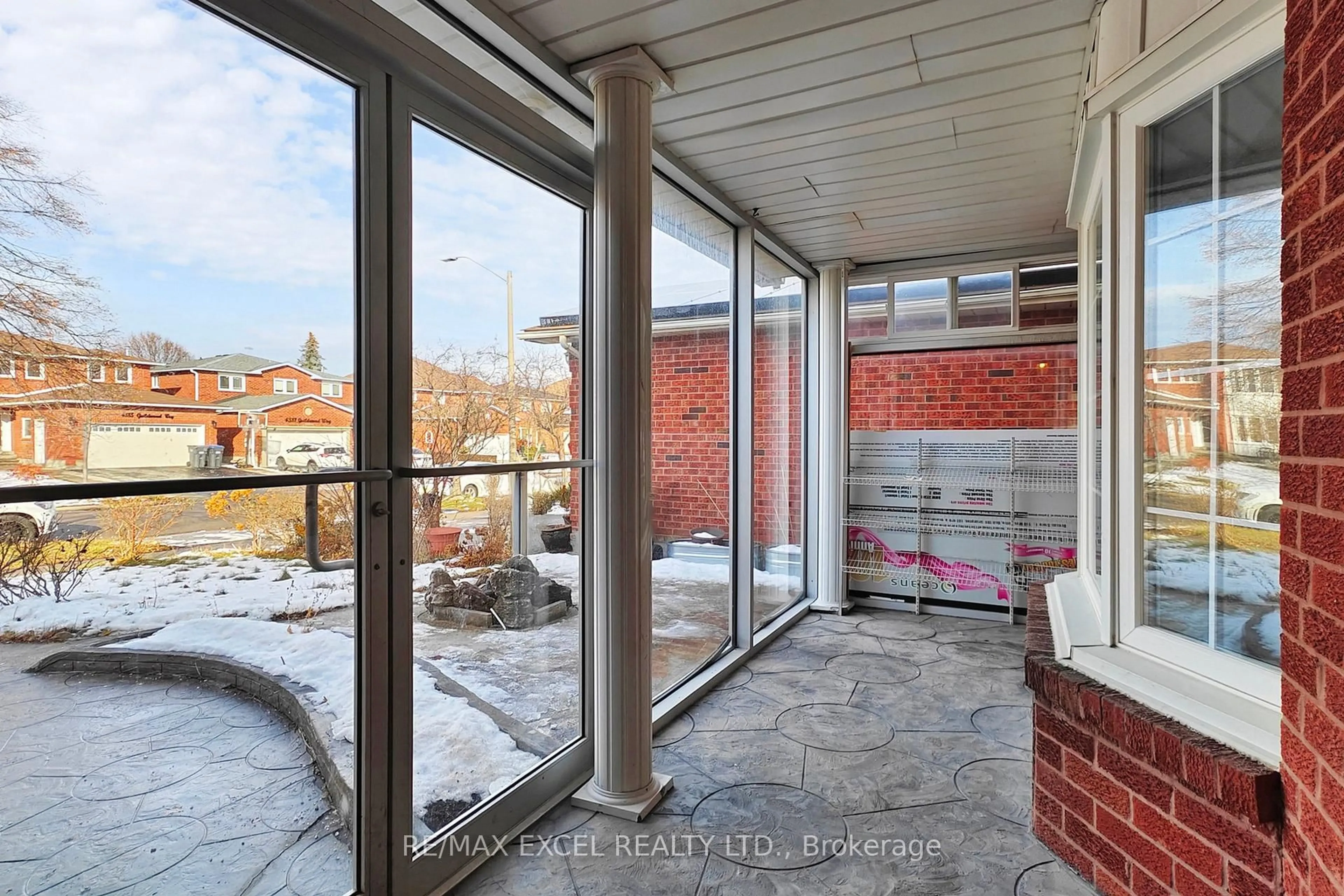 Patio, city buildings view from balcony for 4388 Guildwood Way, Mississauga Ontario L5R 2A4