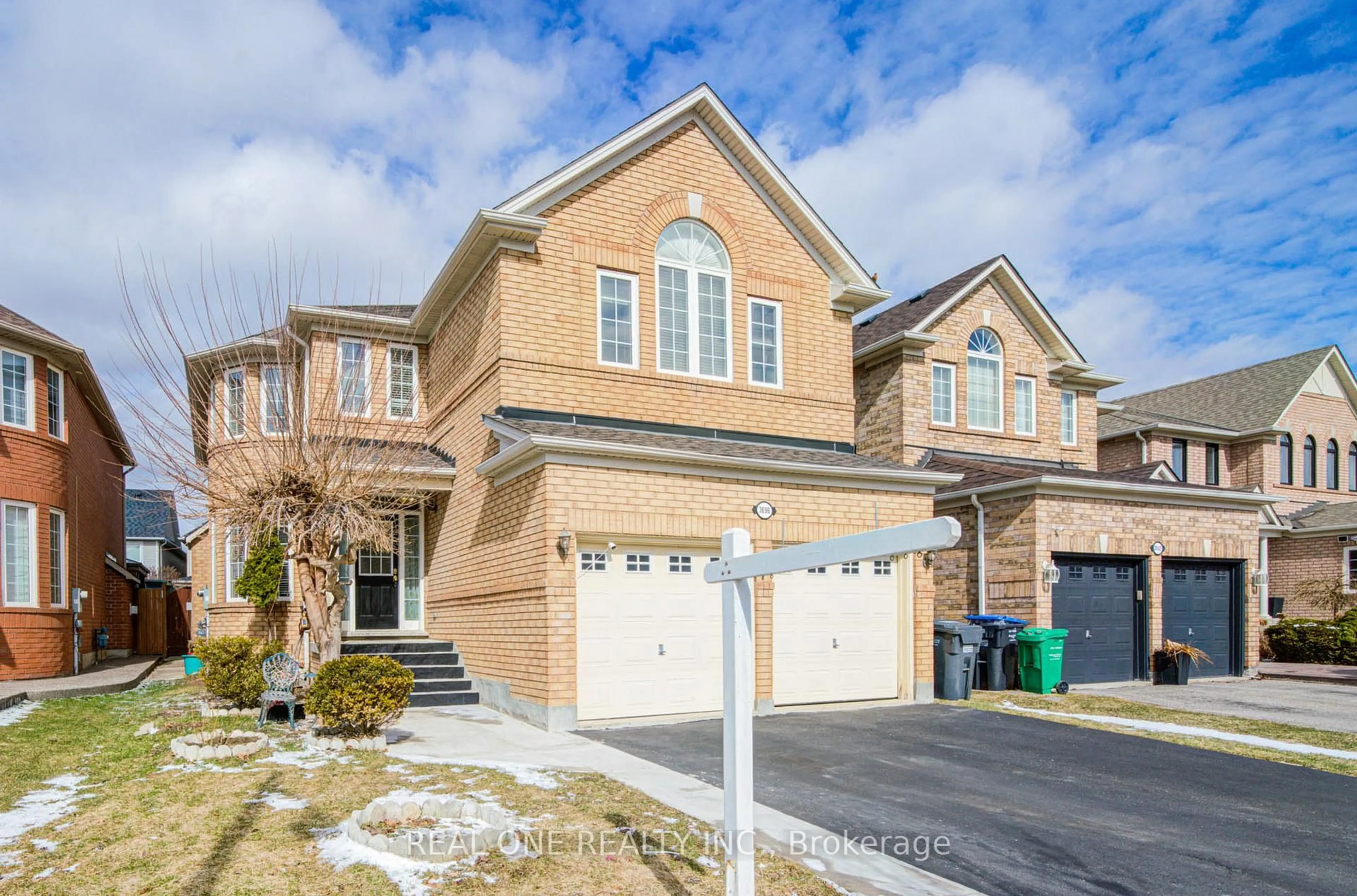 Home with brick exterior material, street for 3696 Waterfall Cres, Mississauga Ontario L5N 8G8