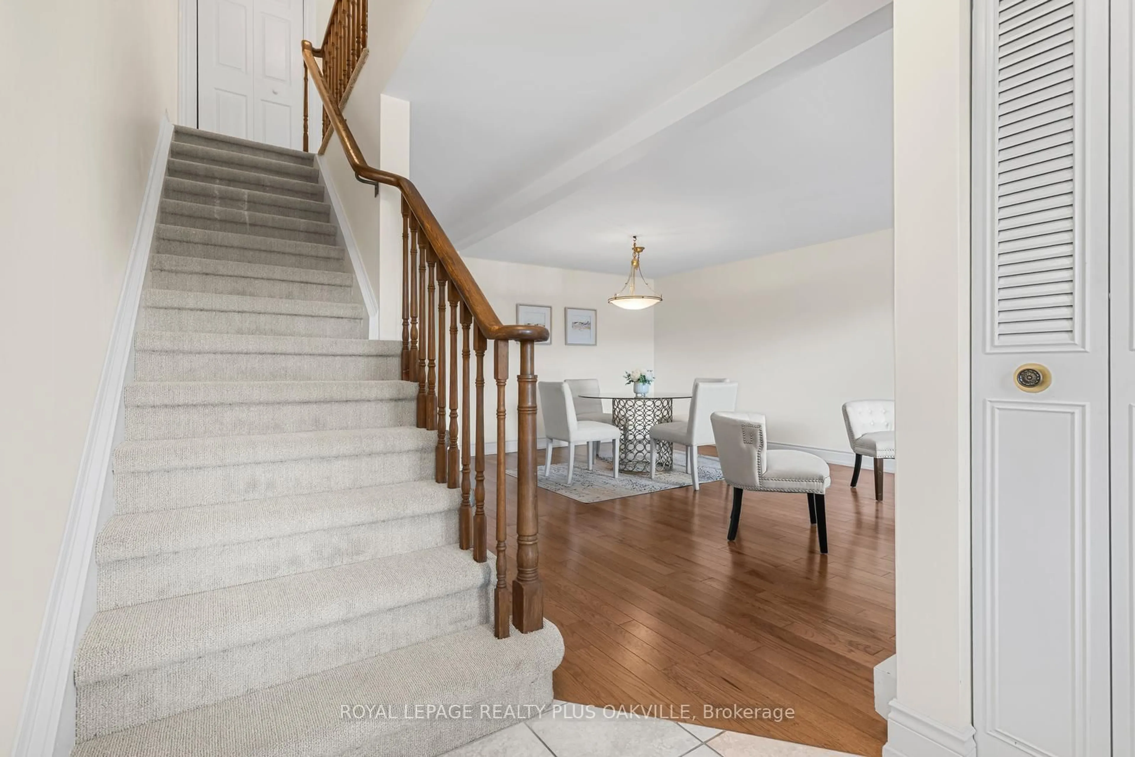 Unknown for 2066 Brant St #4, Burlington Ontario L7P 3A6