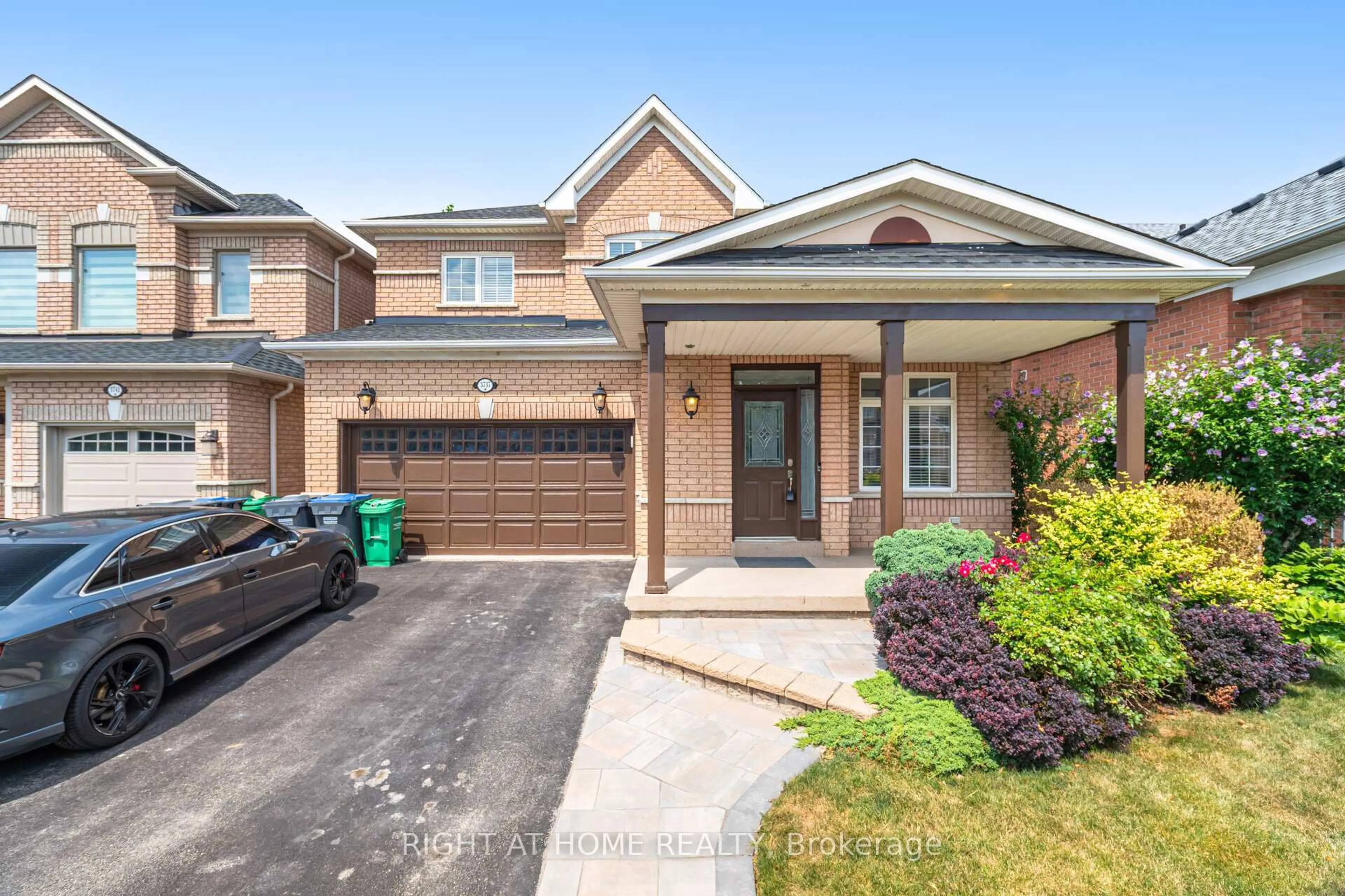 Home with brick exterior material, street for 3737 Brinwood Gate, Mississauga Ontario L5M 7G9