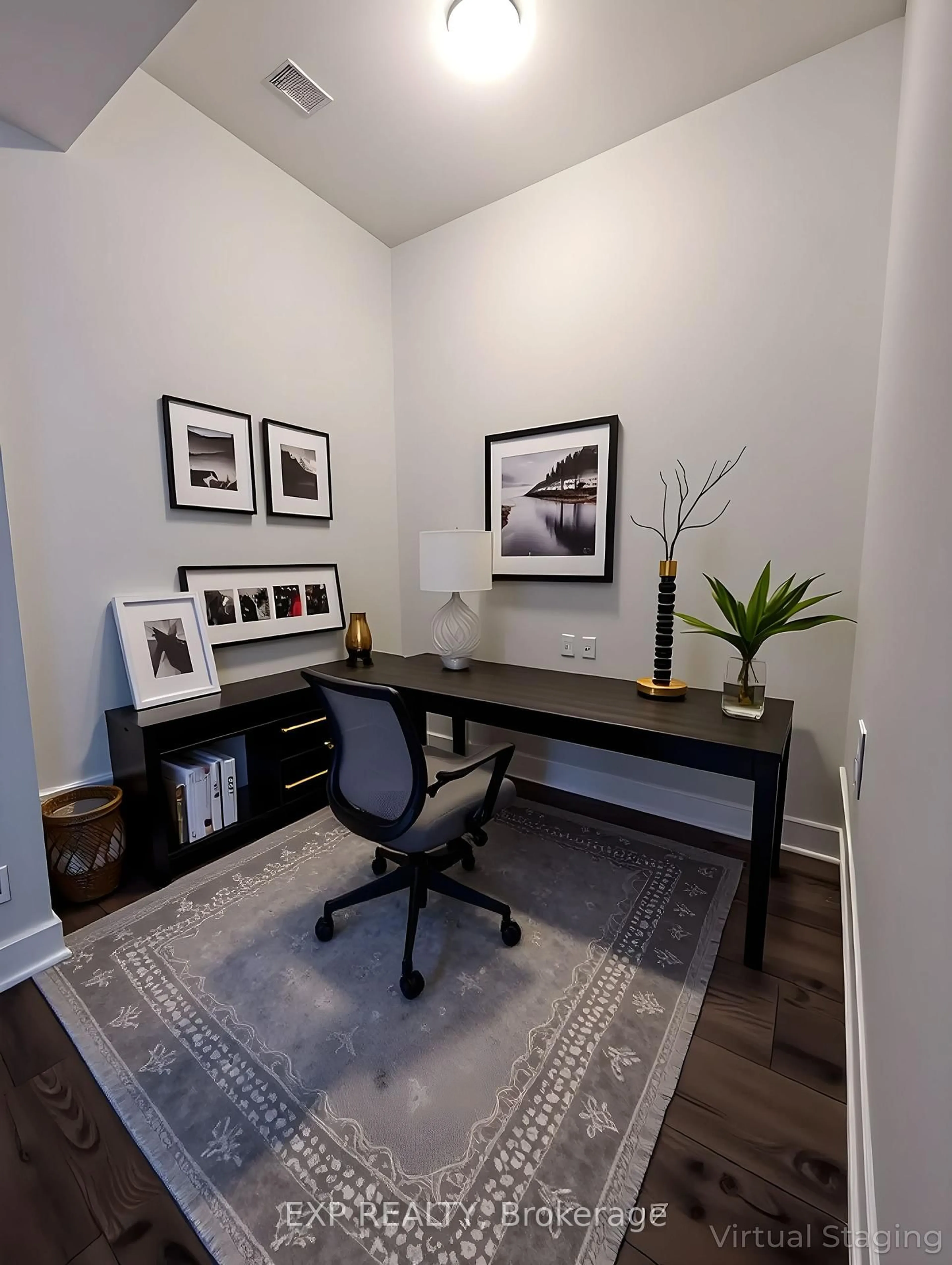 A pic of a room for 395 Dundas St #525, Oakville Ontario L6M 5R8