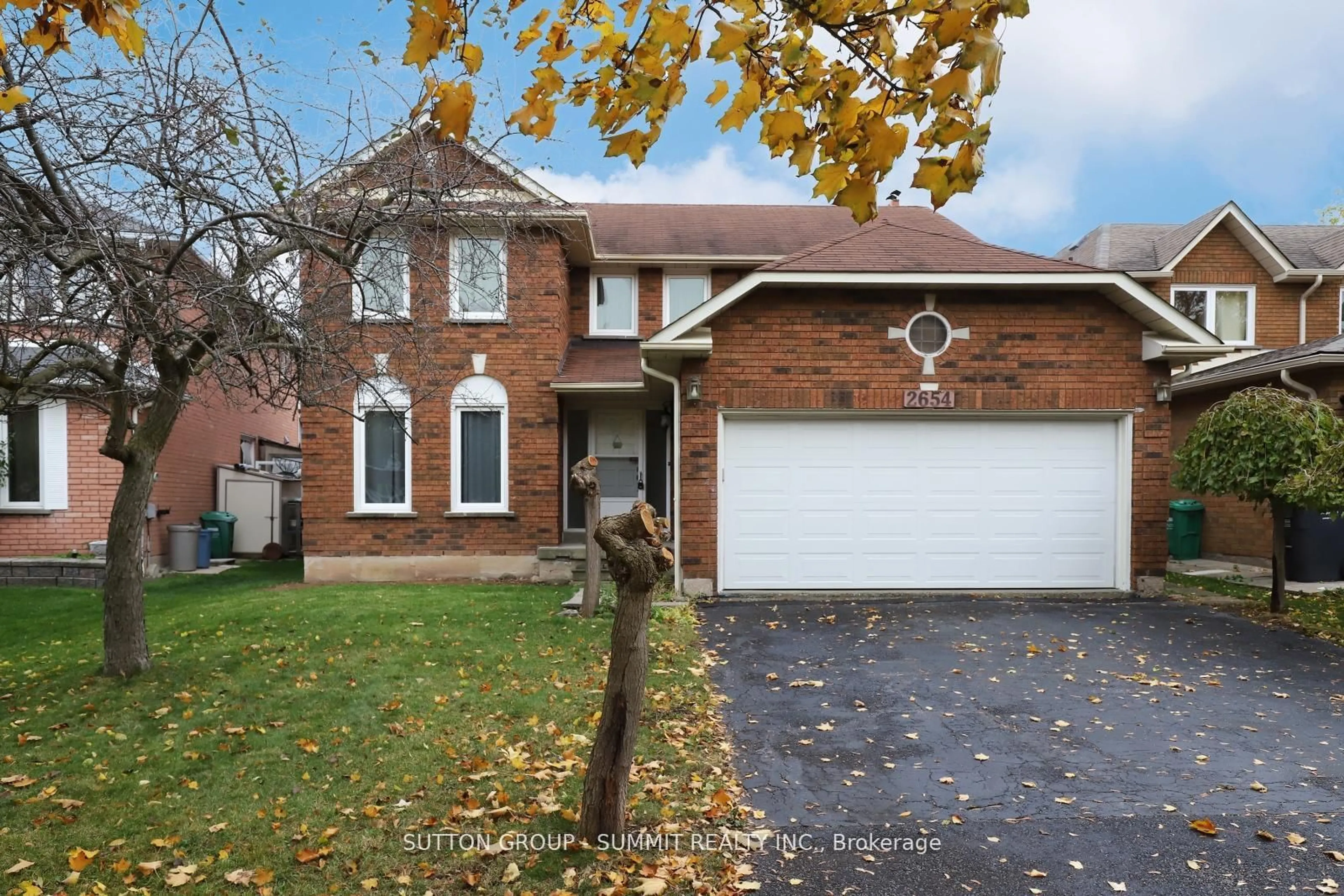 Home with brick exterior material, street for 2654 Ambercroft Tr, Mississauga Ontario L5M 4K1