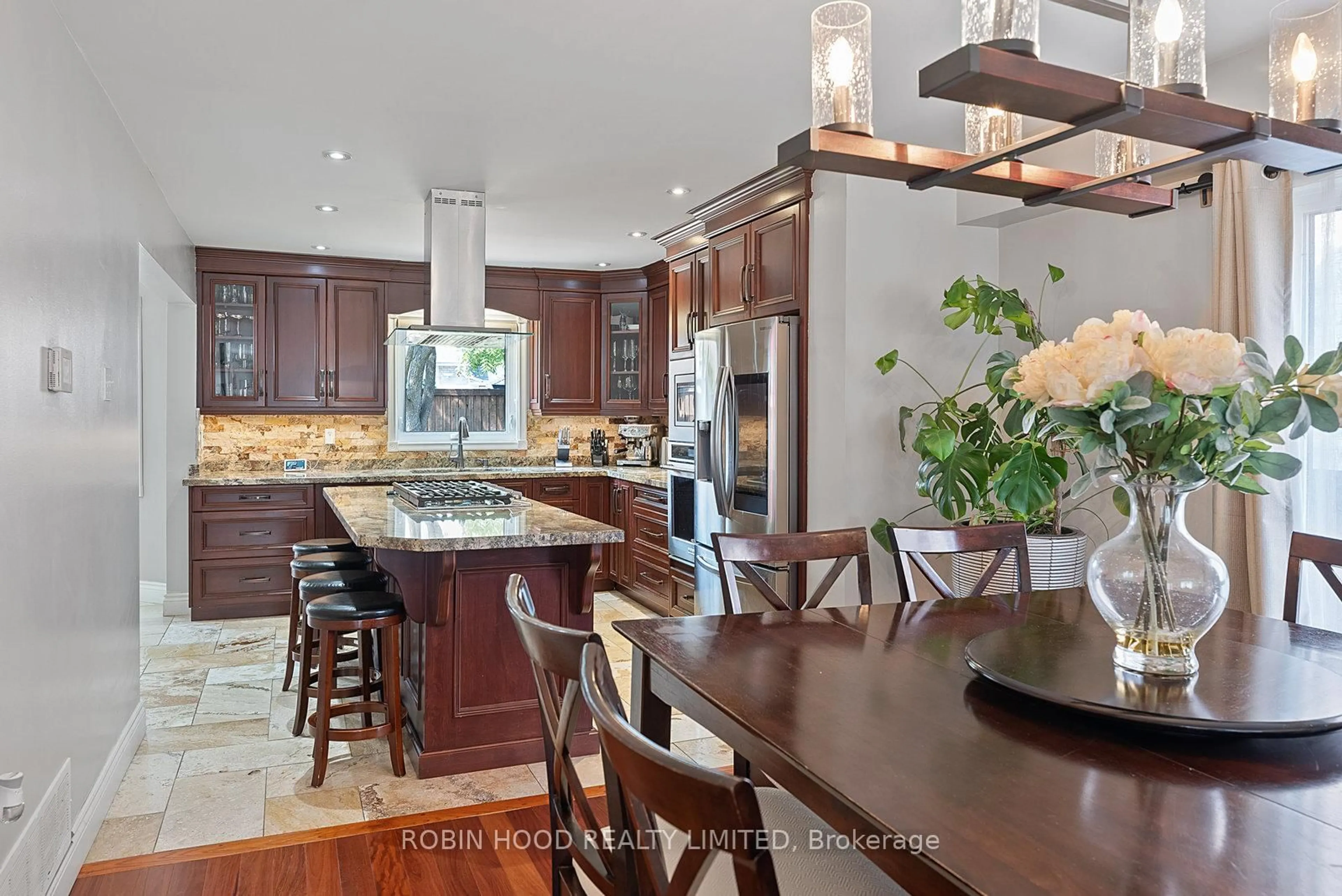 Open concept kitchen, unknown for 22 Strangway Crt, Brampton Ontario L6Z 4L4