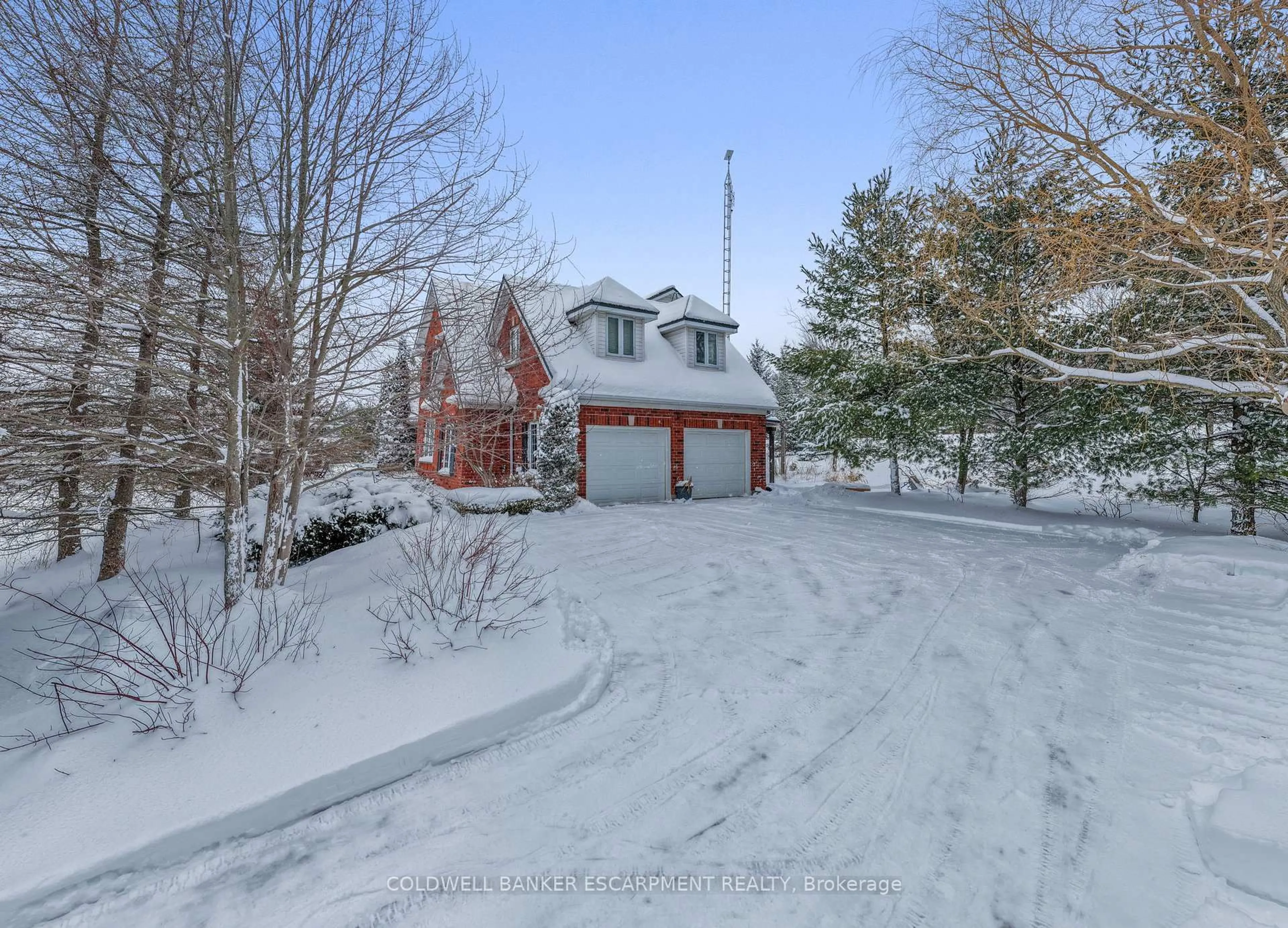 A pic from outside/outdoor area/front of a property/back of a property/a pic from drone, street for 3 Morgan Dr, Halton Hills Ontario L7J 2L7