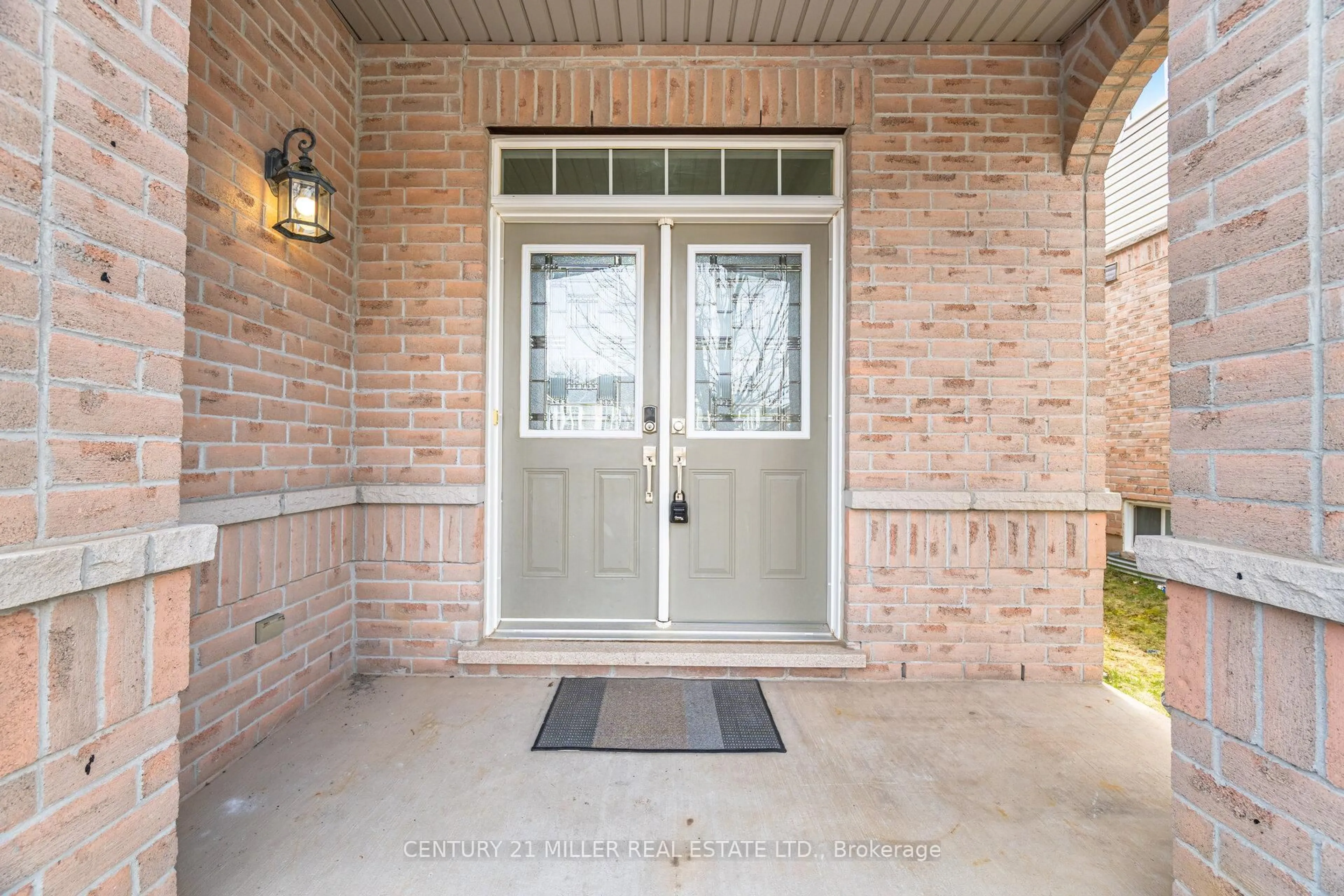 Indoor entryway for 3275 Stalybridge Dr #47, Oakville Ontario L6M 0L2