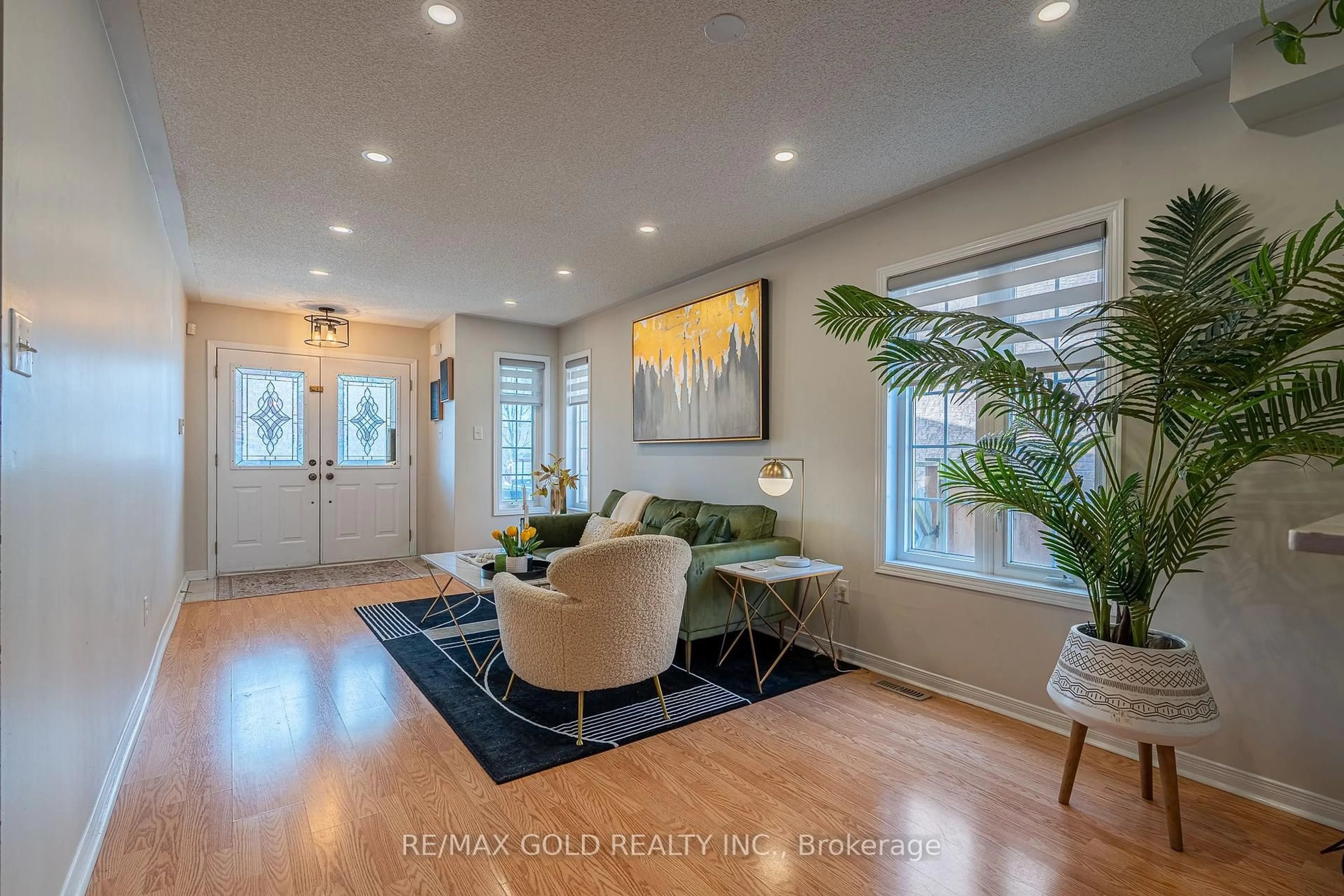 Indoor entryway for 113 Rockgarden Tr, Brampton Ontario L6R 3N2