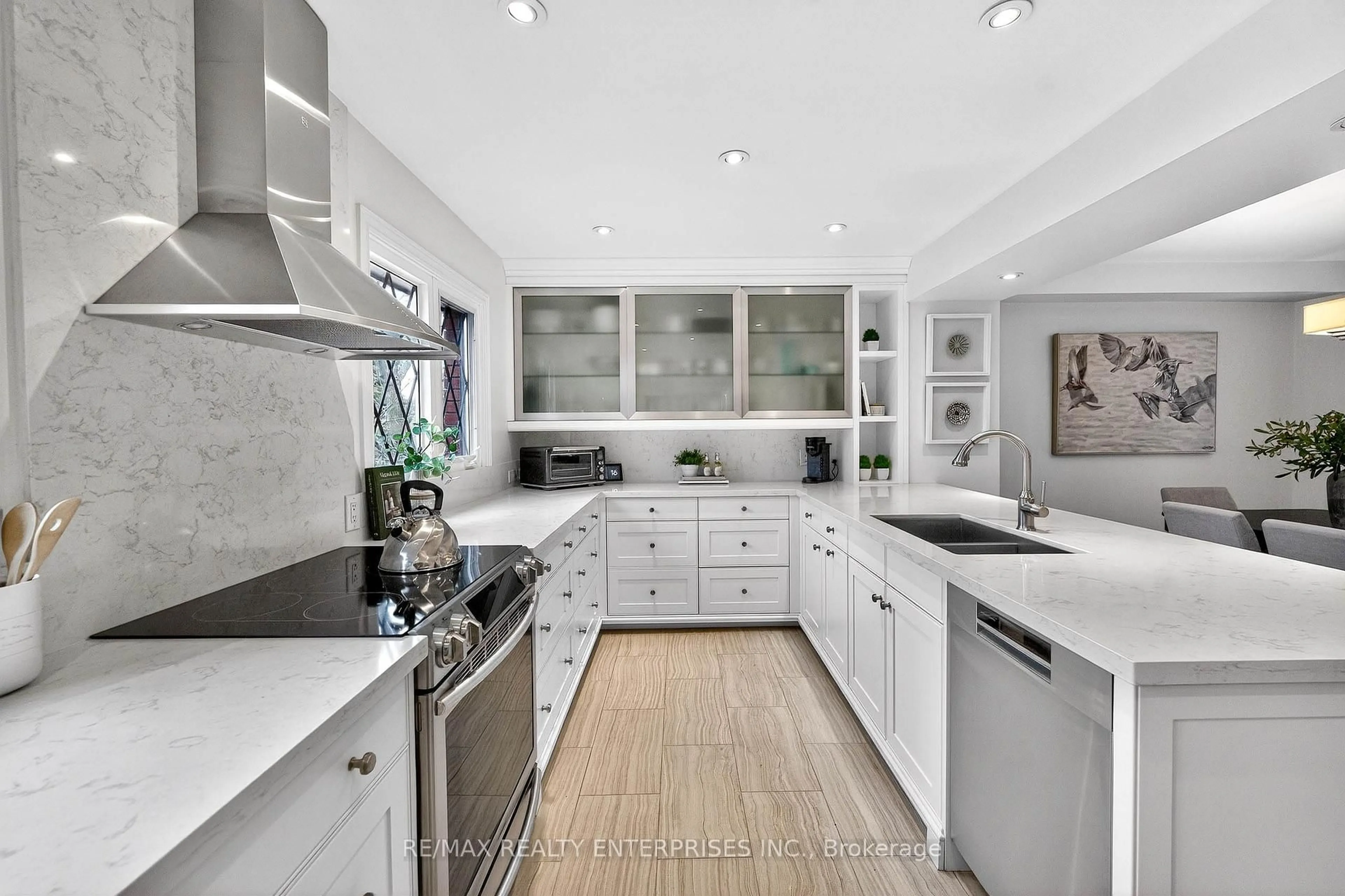 Contemporary kitchen, ceramic/tile floor for 3360 Council Ring Rd #10, Mississauga Ontario L5L 2E4