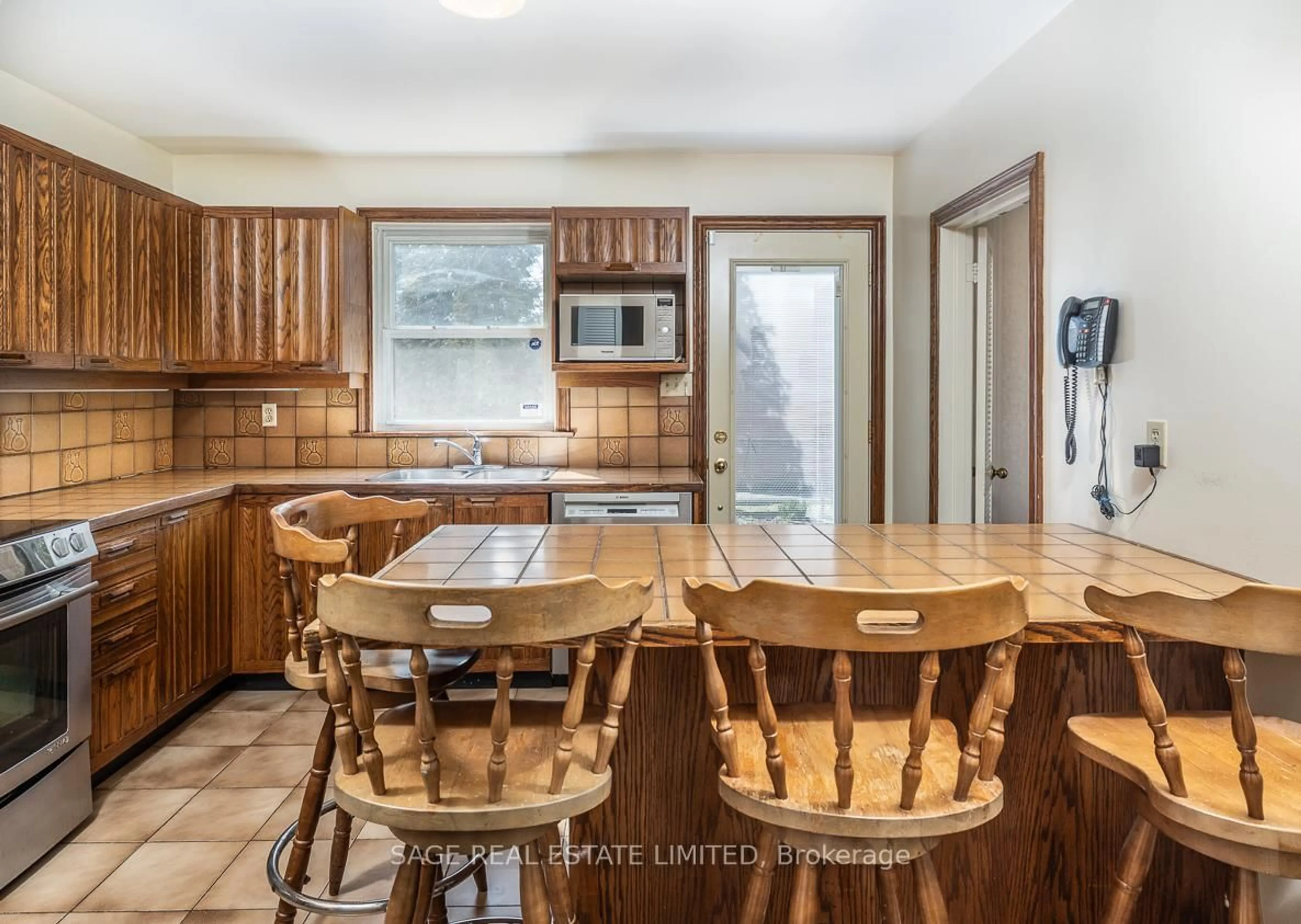 Unknown for 47 Ravensbourne Cres, Toronto Ontario M9A 2A9