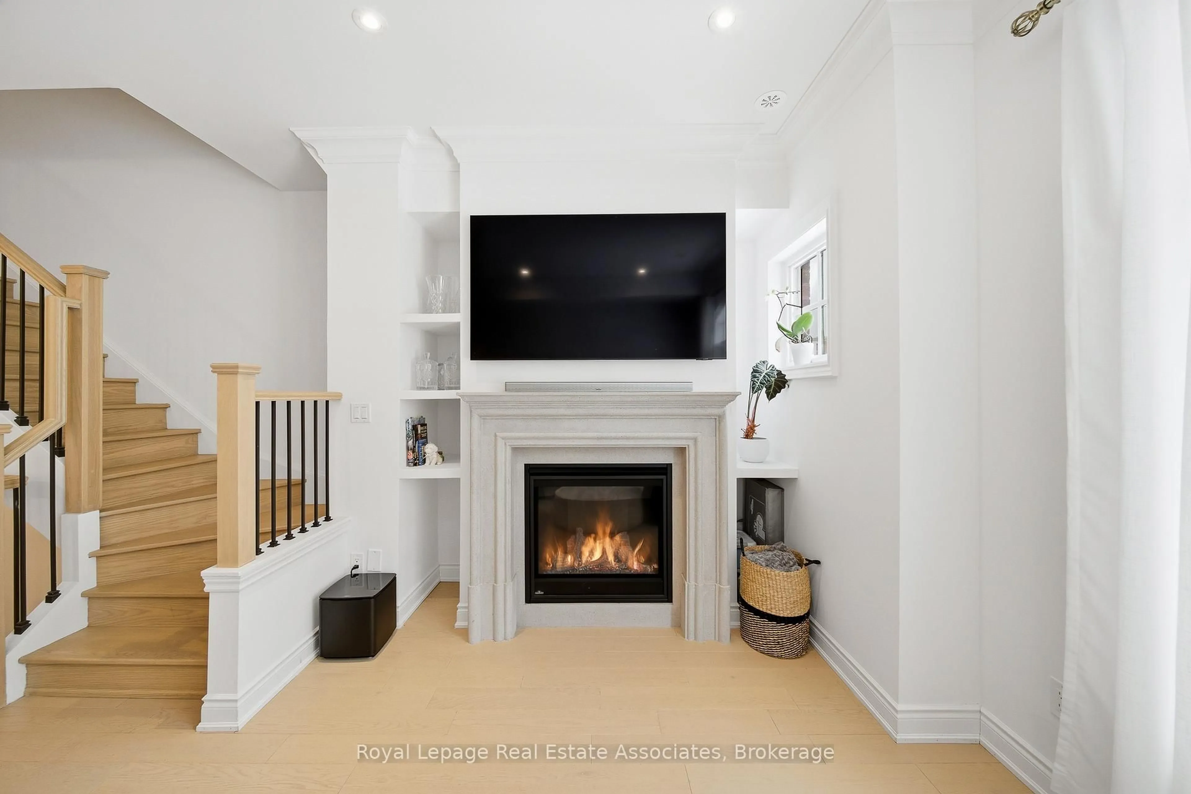 Home theater for 30 Lunar Cres #56, Mississauga Ontario L5M 2R5