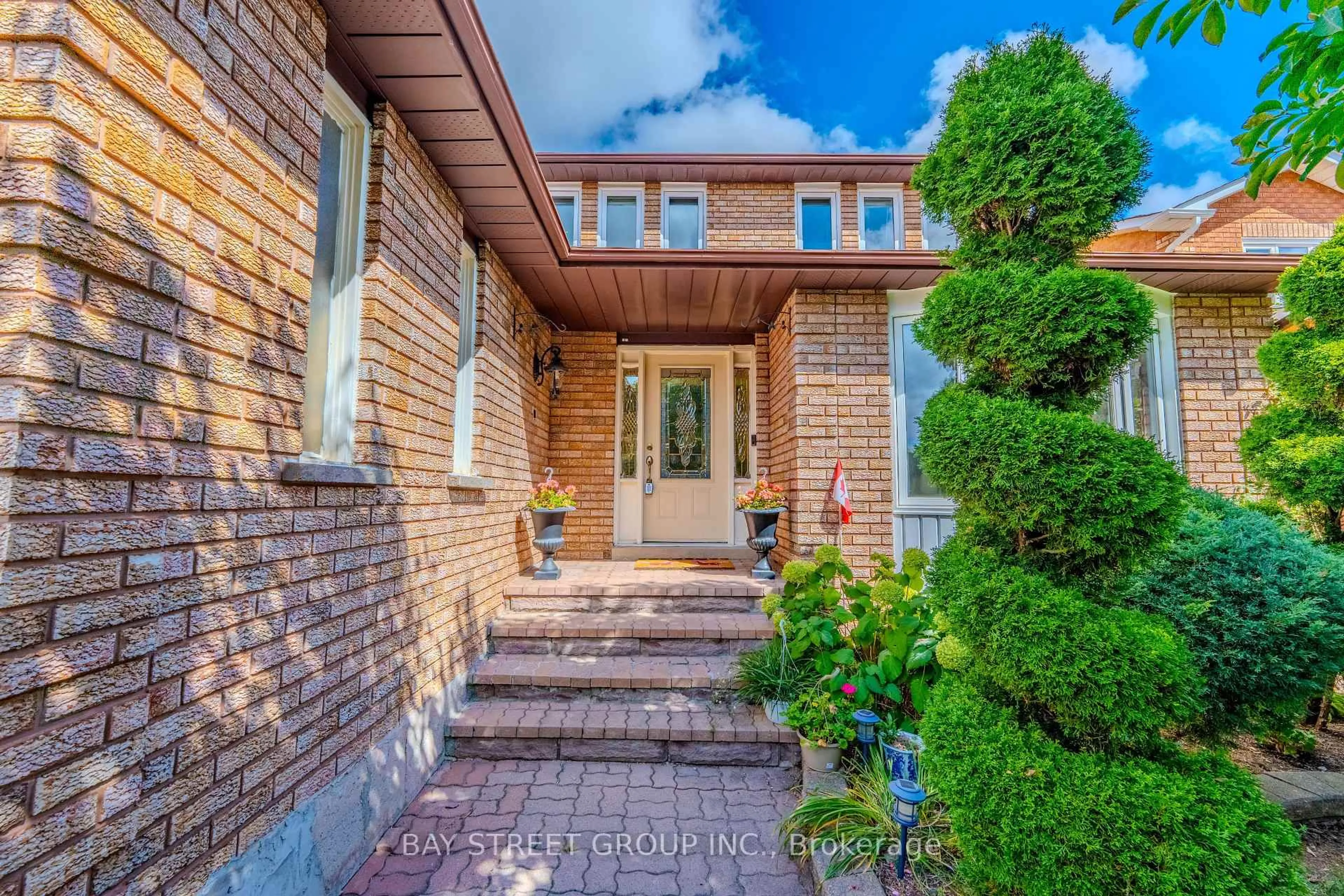 Home with brick exterior material, street for 1394 Peartree Circ, Oakville Ontario L6M 2J1