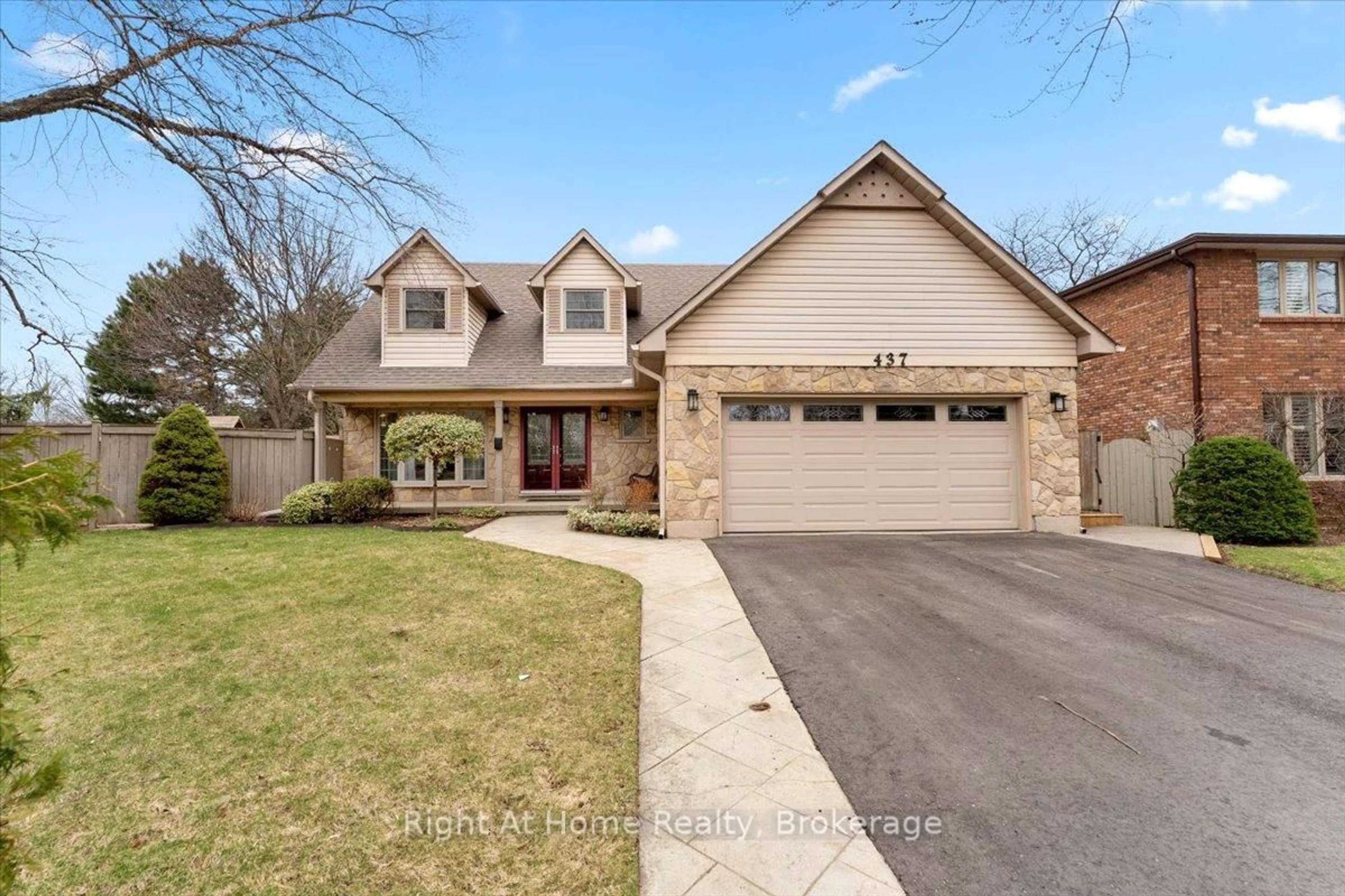 Home with brick exterior material, street for 437 Shoreacres Rd, Burlington Ontario L7L 5N2