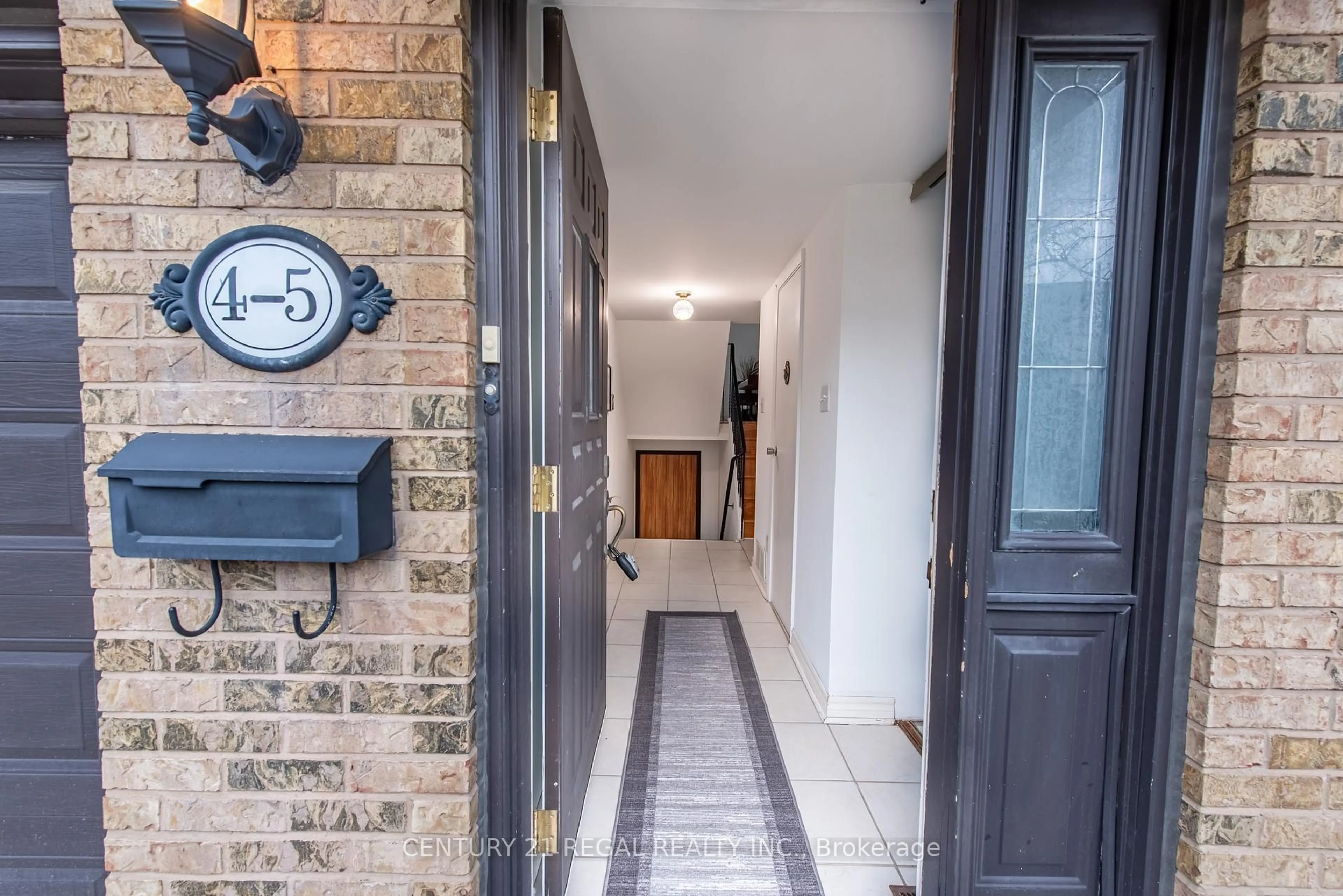 Indoor entryway for 4 Bradbrook Rd #5, Toronto Ontario M8Z 5V3