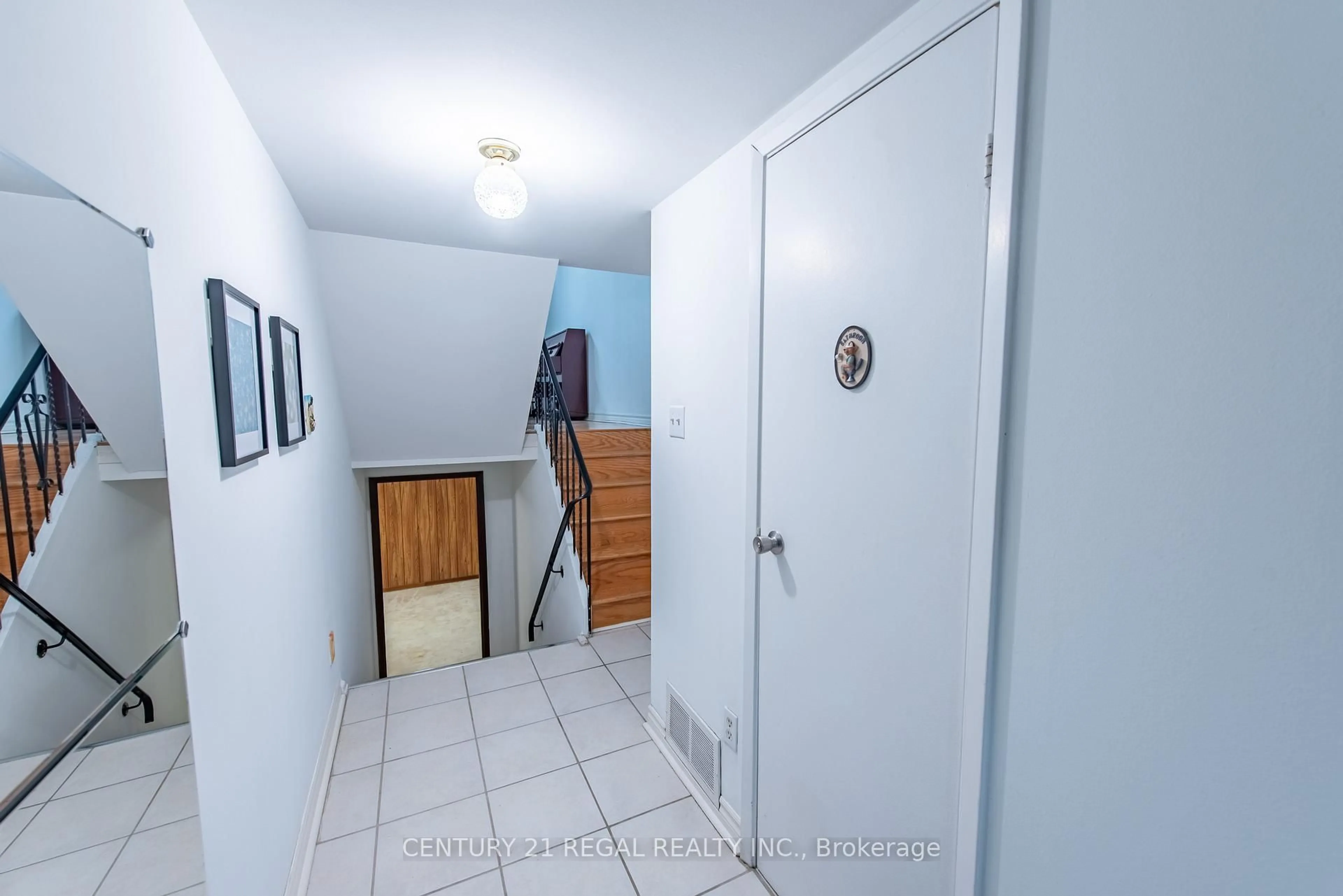 Unknown for 4 Bradbrook Rd #5, Toronto Ontario M8Z 5V3