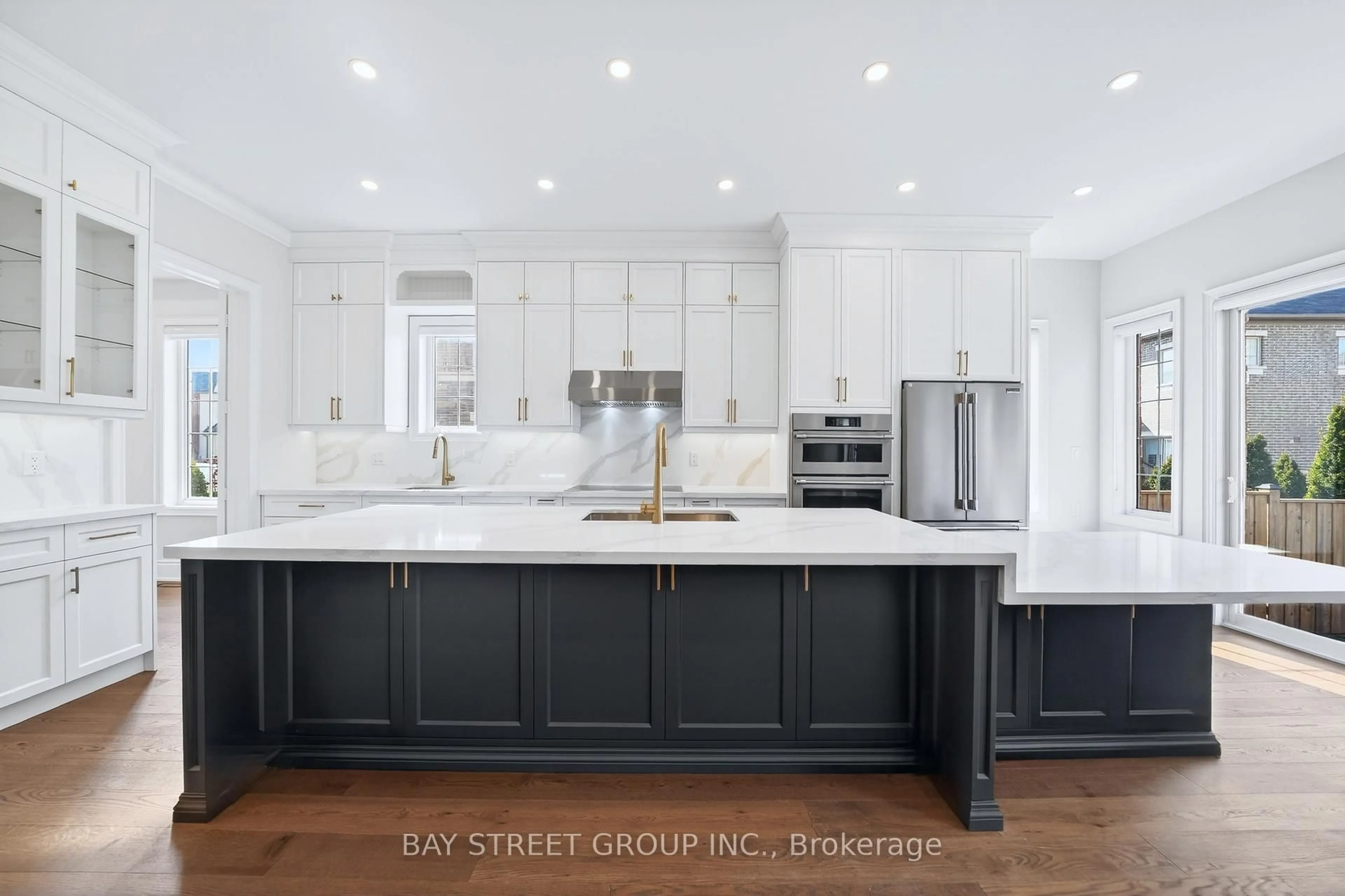 Open concept kitchen, ceramic/tile floor for 3178 Buttonbush Tr, Oakville Ontario L6H 0T4