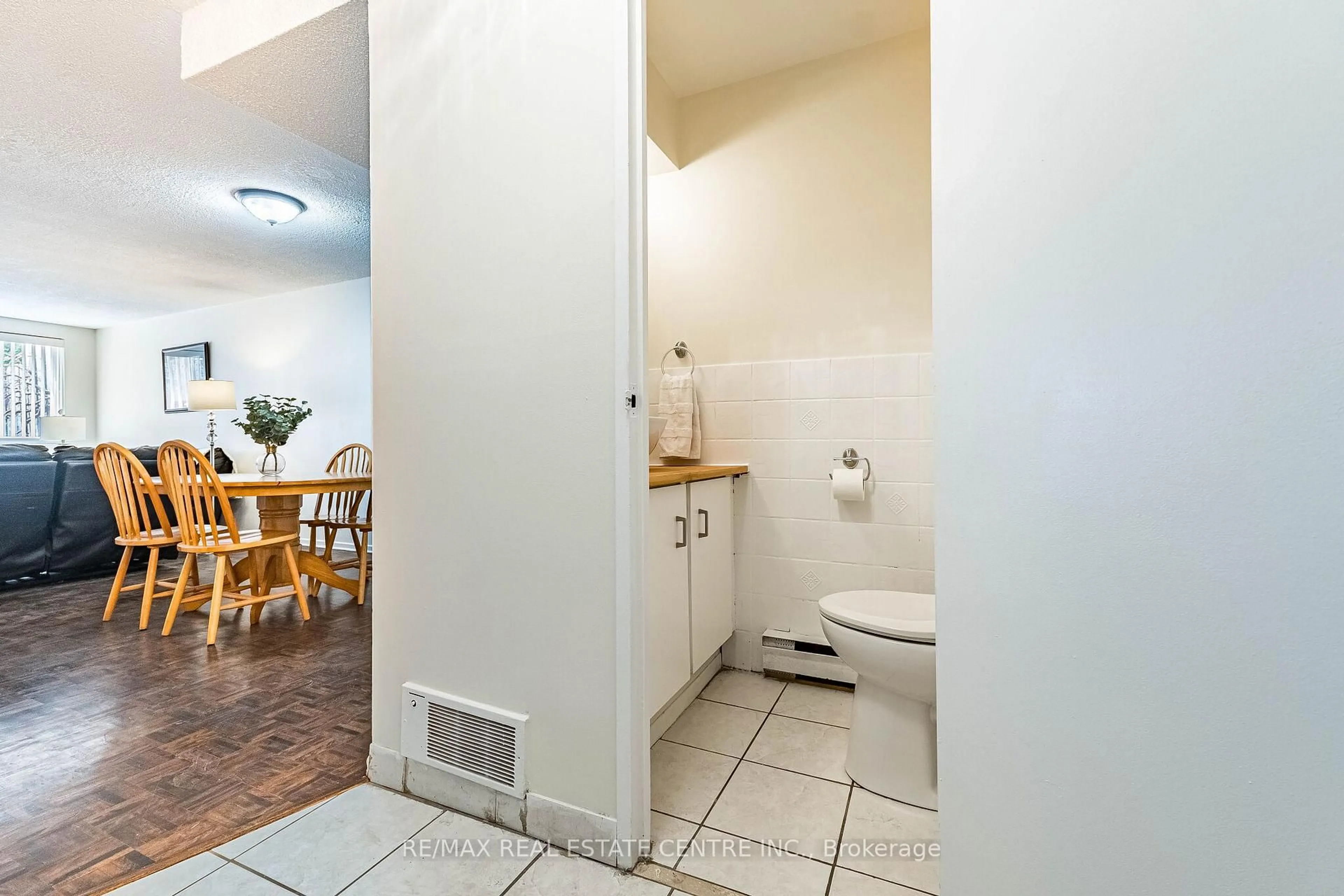 Standard bathroom, unknown for 2170 Bromsgrove Rd #59, Mississauga Ontario L5J 4J2