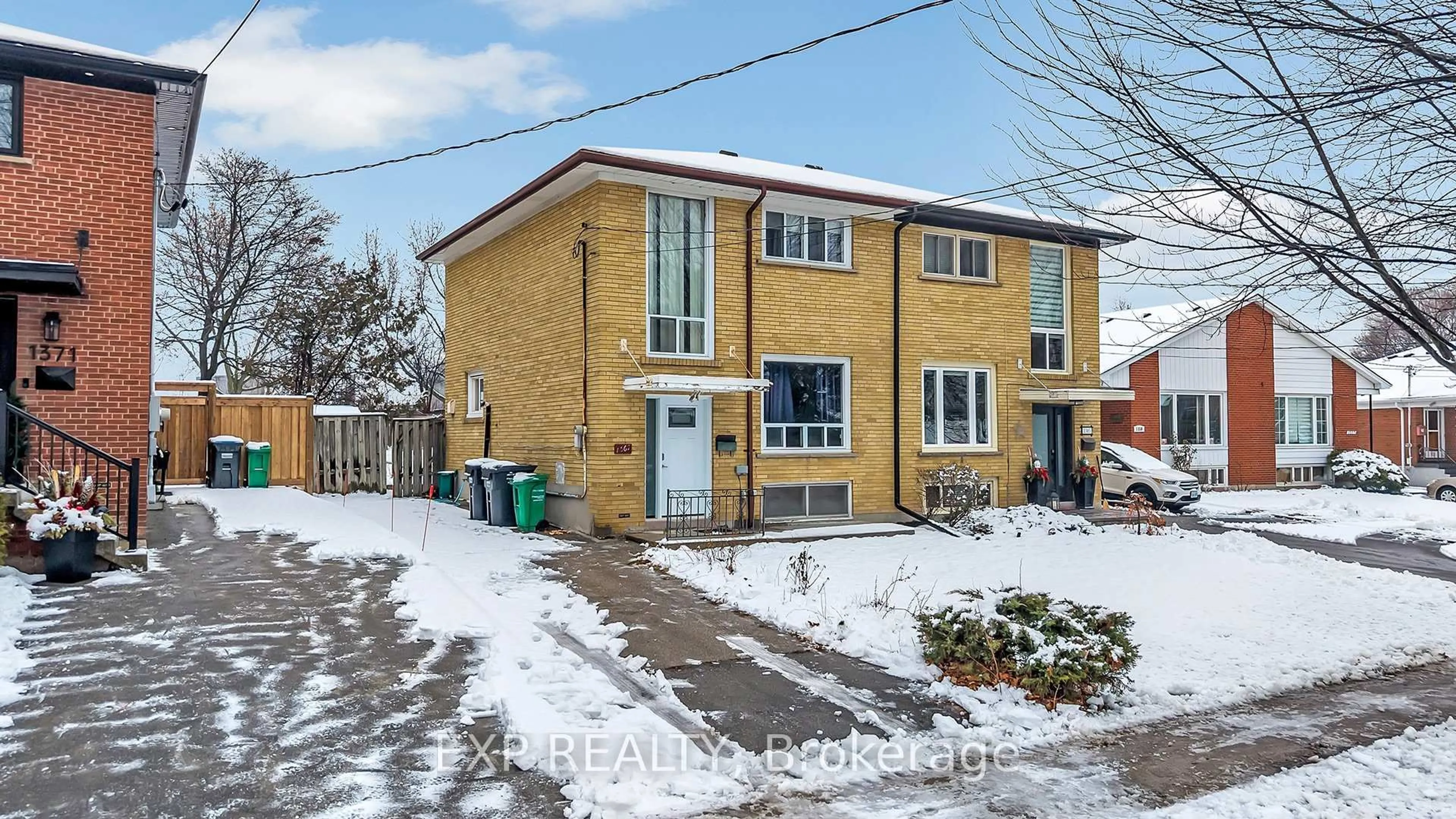 Home with brick exterior material, street for 1367 Freeport Dr, Mississauga Ontario L5C 1S5